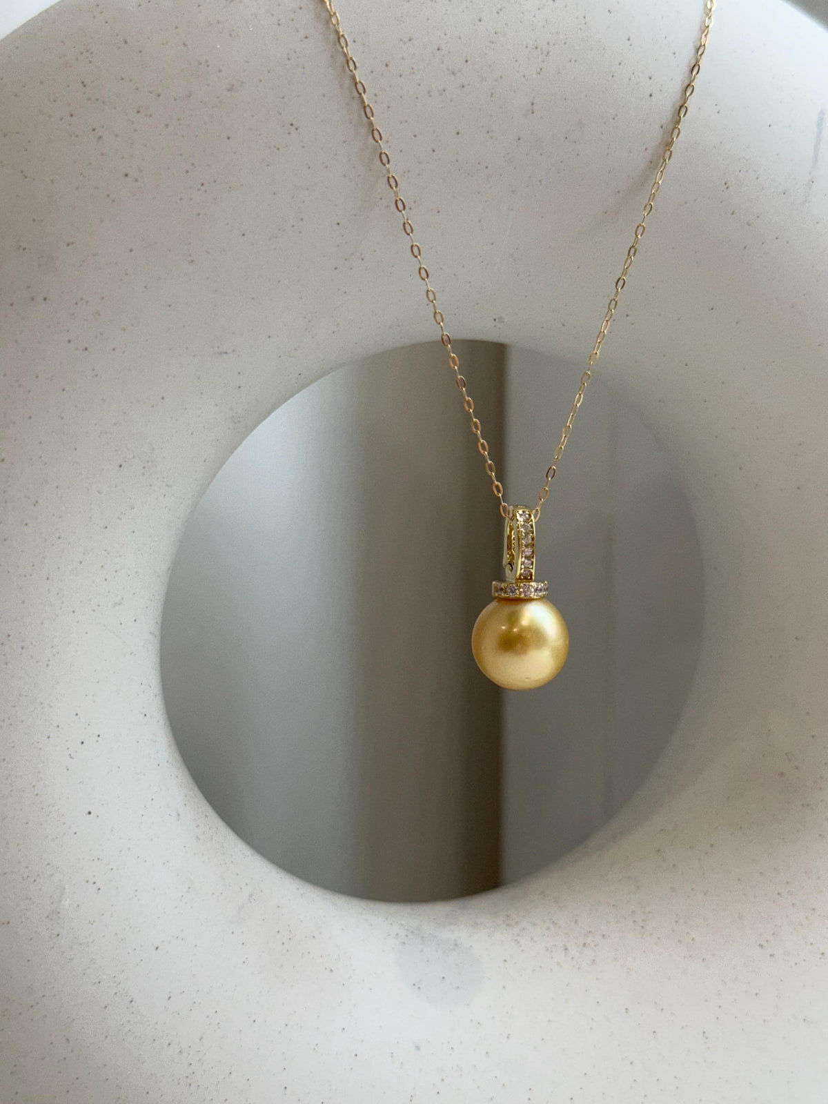 How to select a necklace for your.