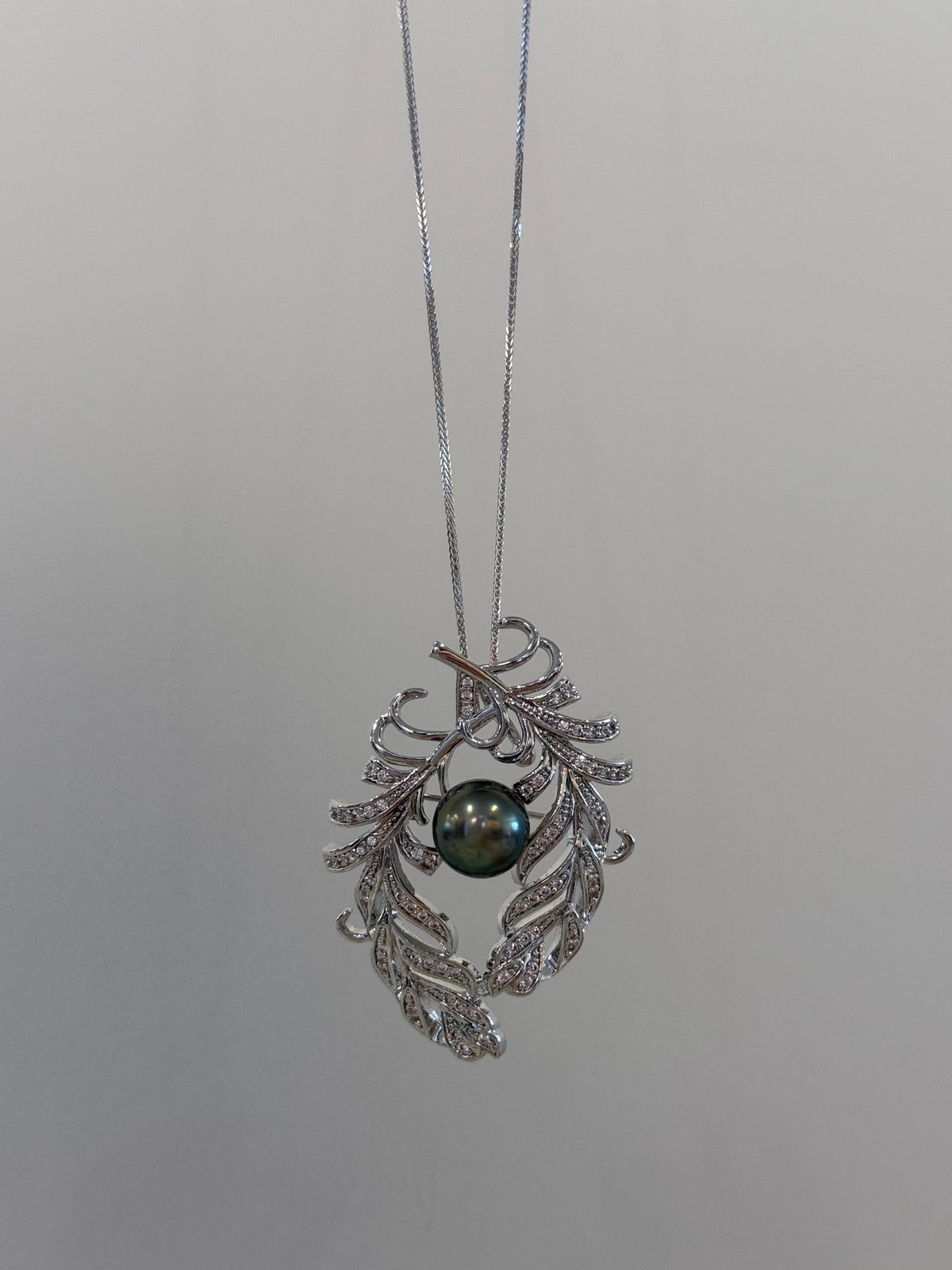Tahitian brooch necklace 2 in 1