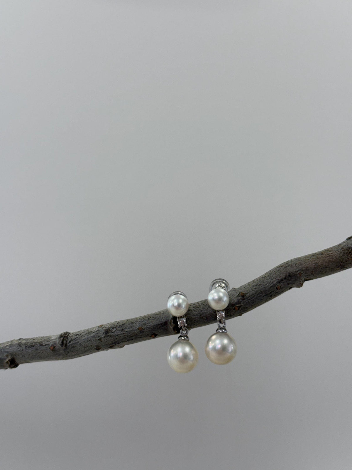 4pcs Strong luster Pearl dazzling earrings vintage stylish S925 silver earrings unique gift for her. Mother’s Day gift. 5-8mm.