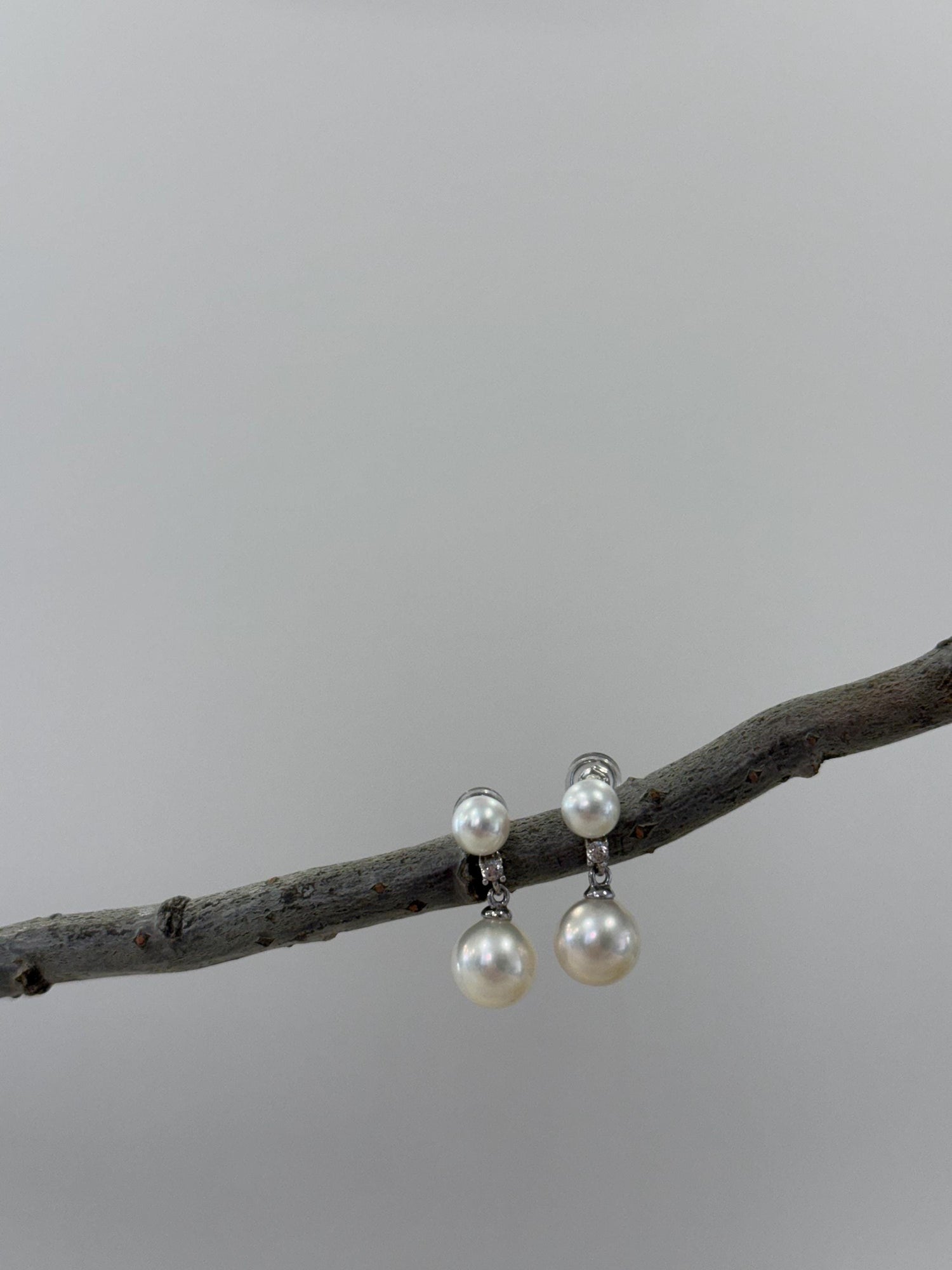 4pcs Strong luster Pearl dazzling earrings vintage stylish S925 silver earrings unique gift for her. Mother’s Day gift. 5-8mm.