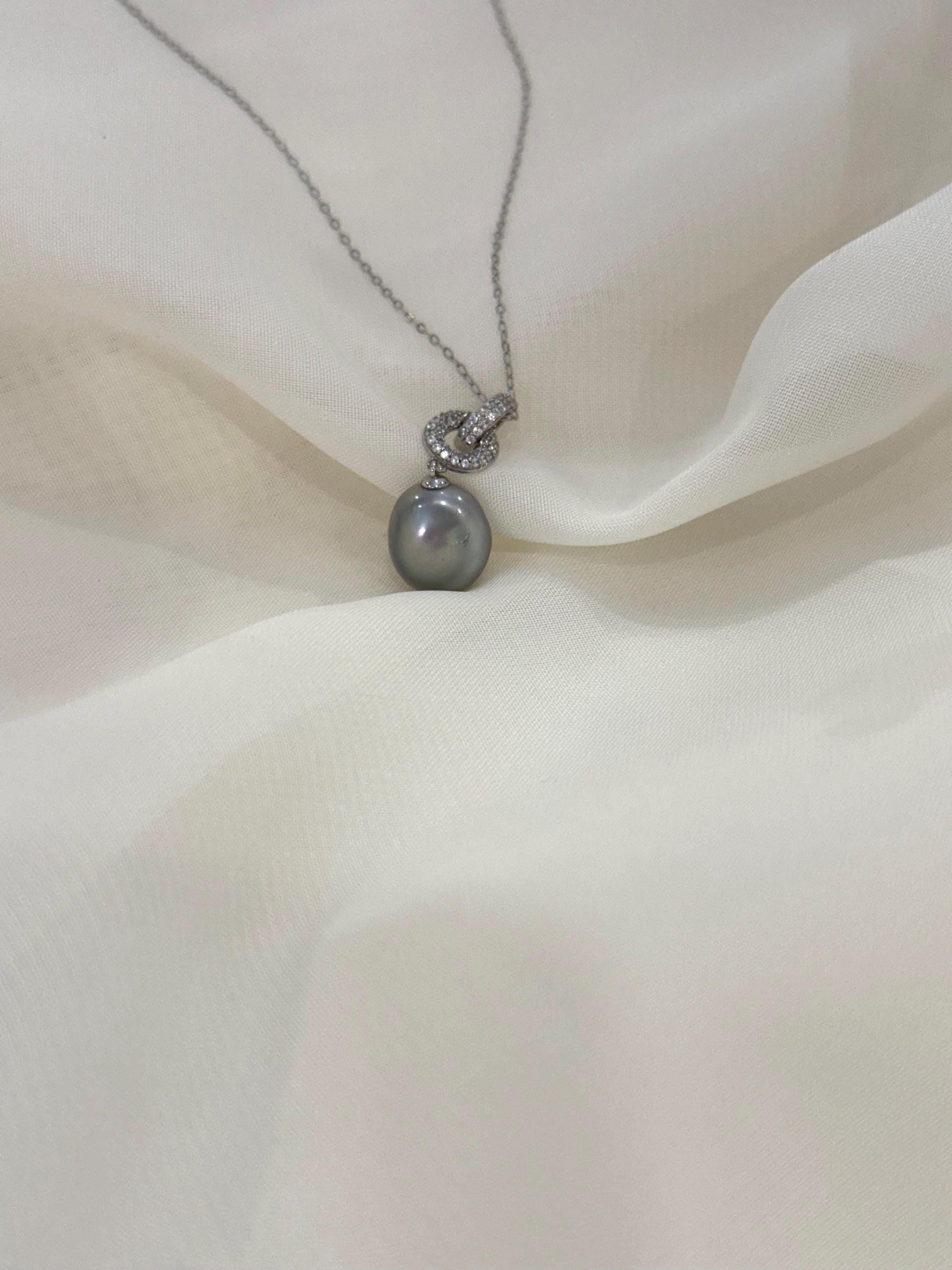 Tahitian Keshi pearl