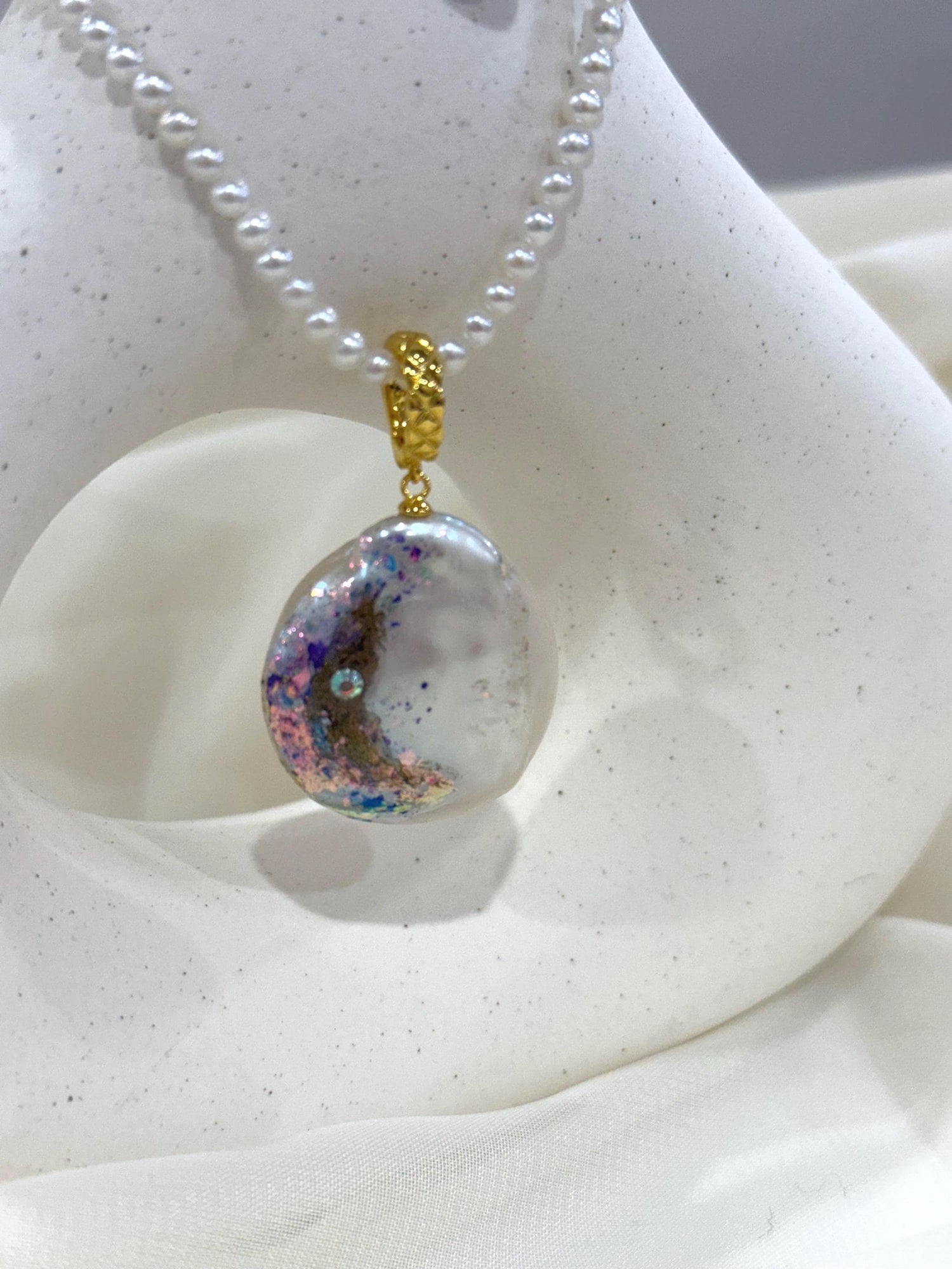 baroque unique pendant