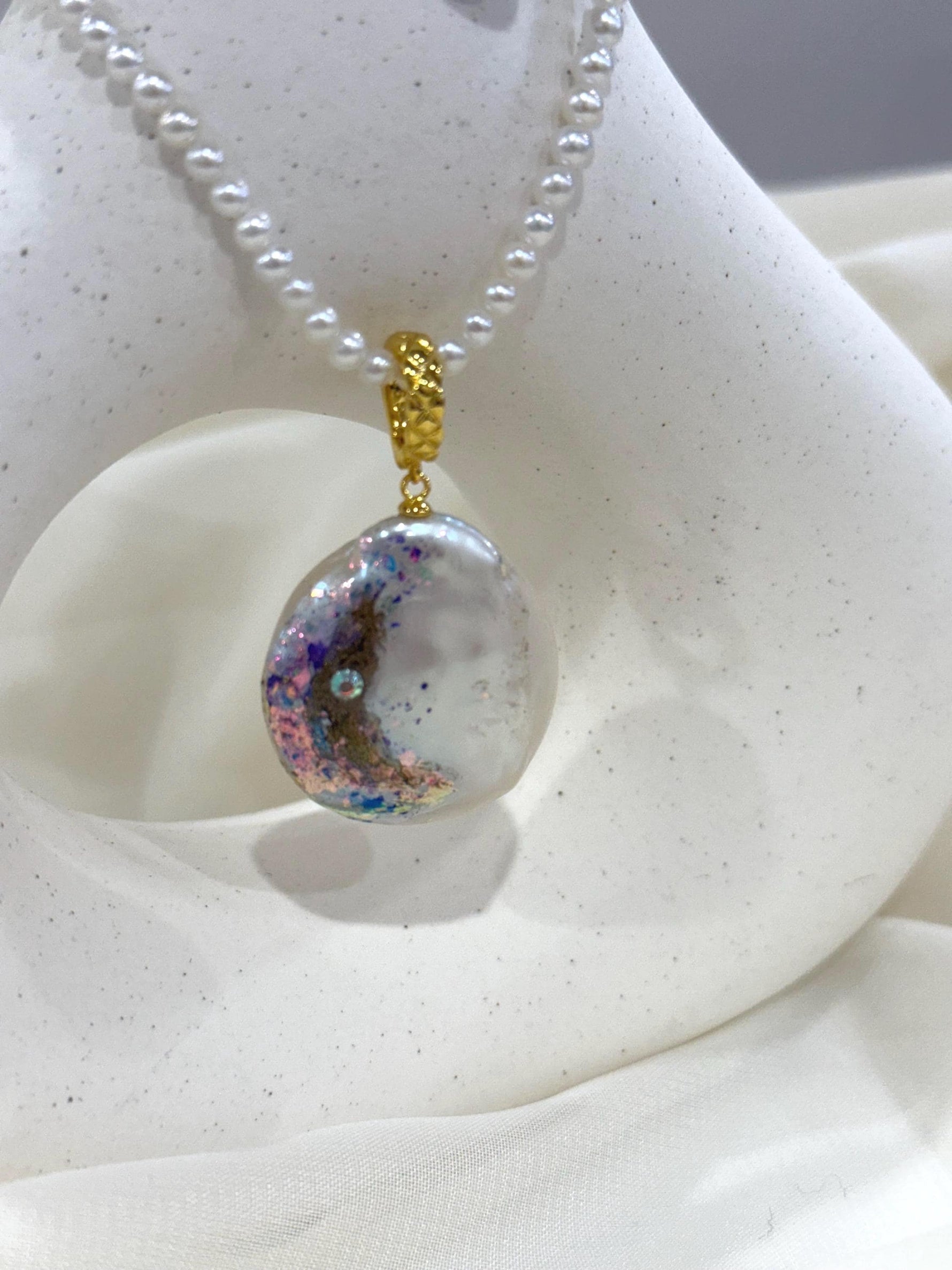 baroque unique pendant