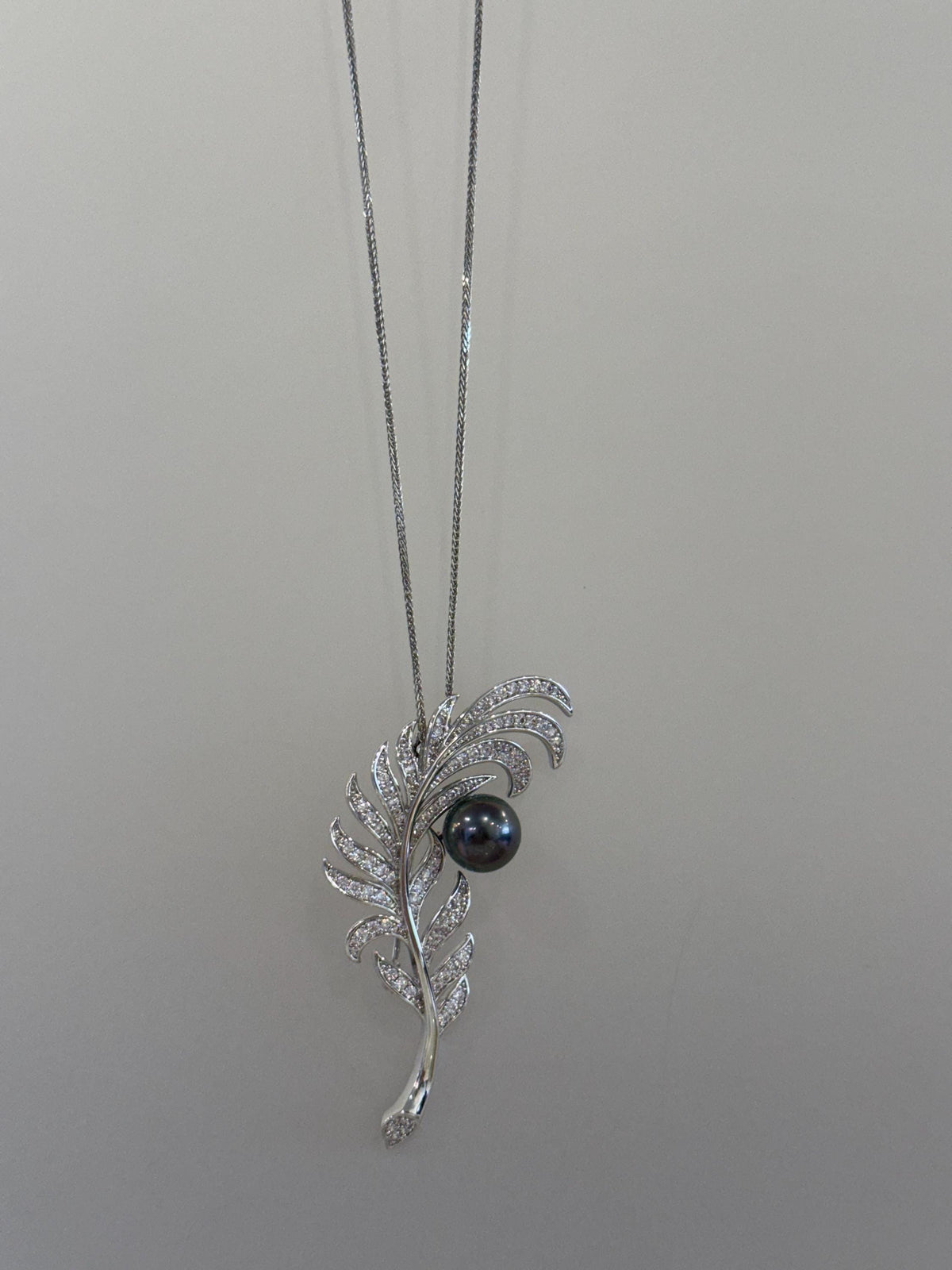 Tahitian pendant