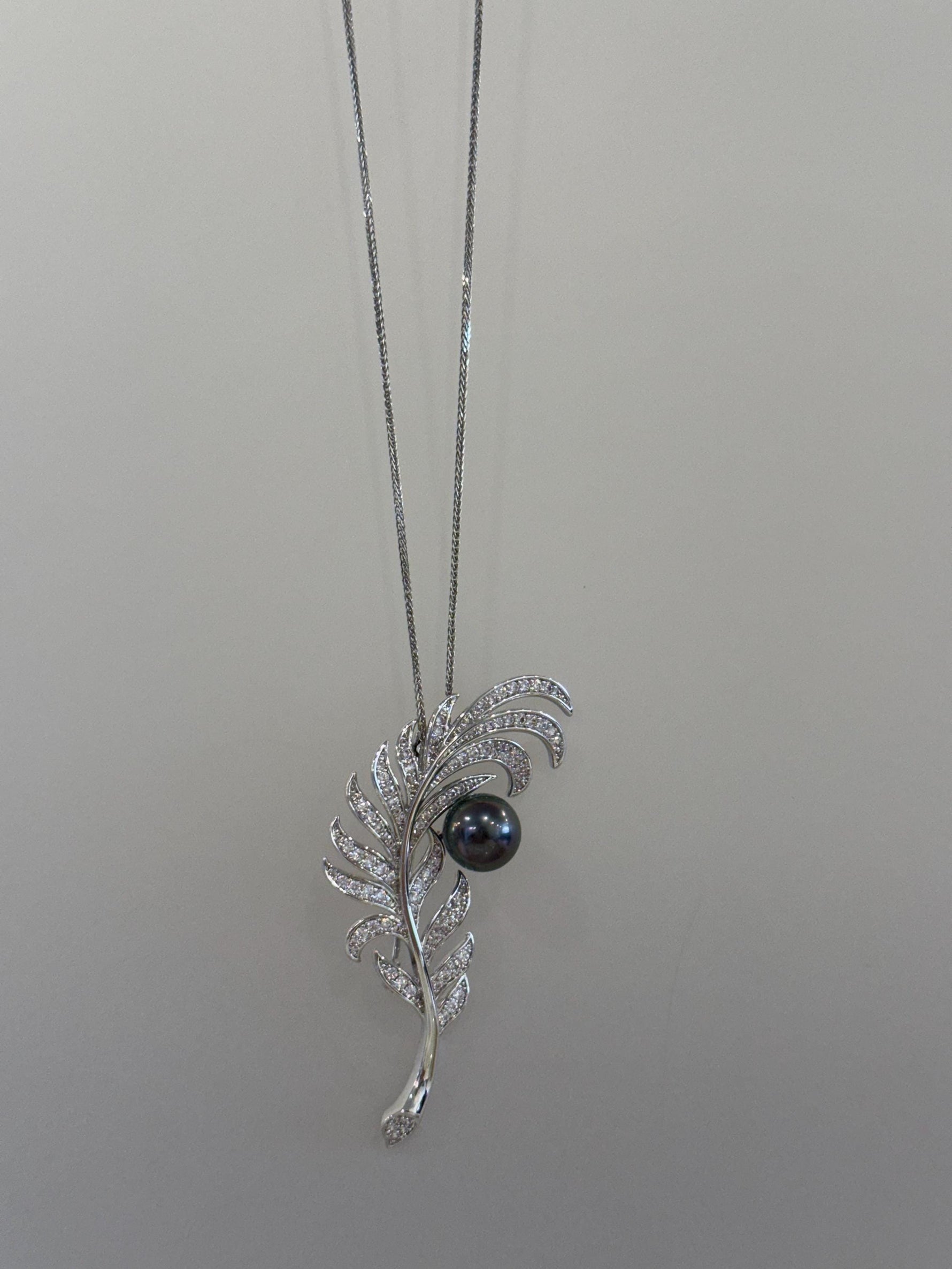 Tahitian pendant