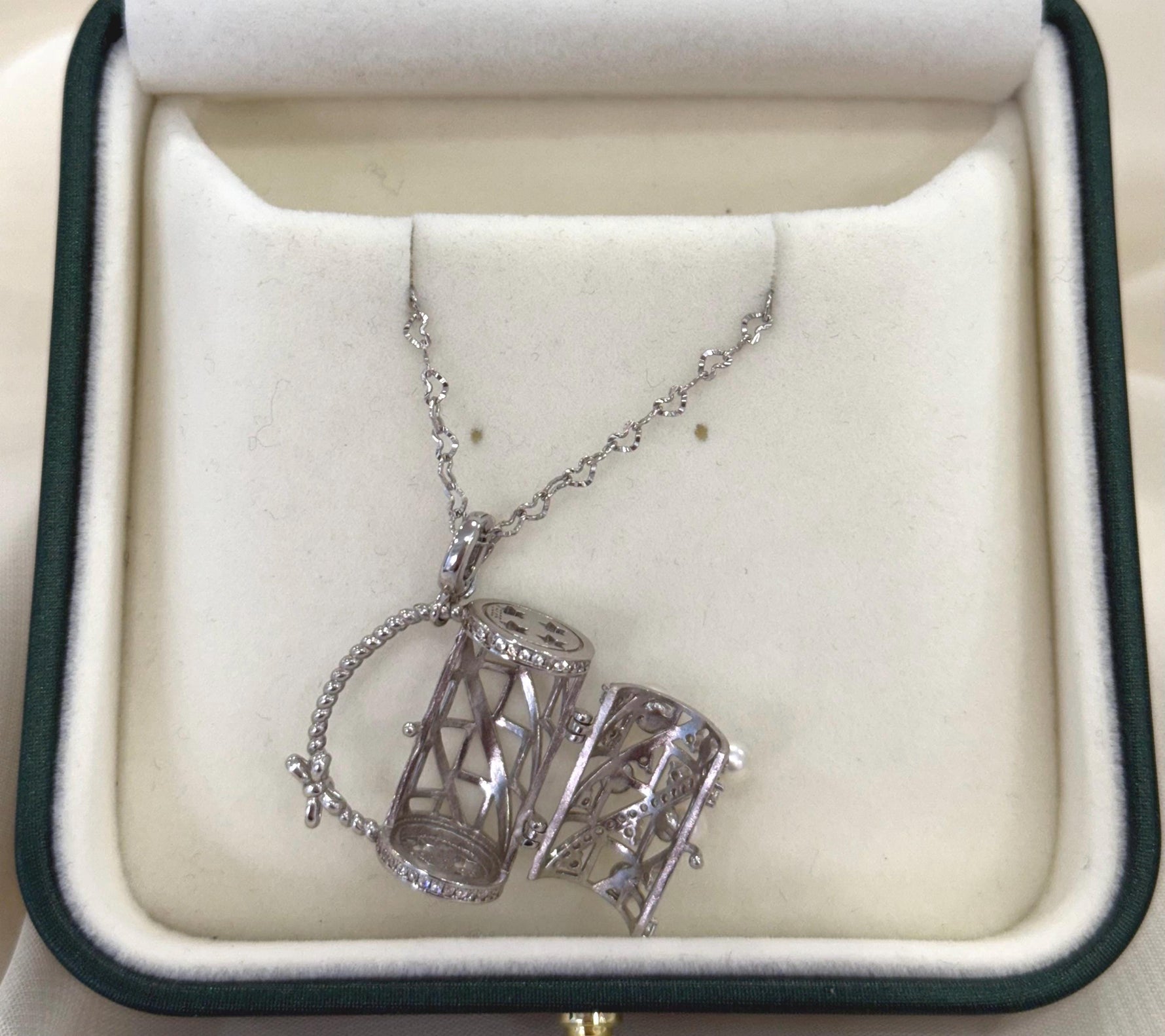 unique pearl pendant set