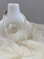 white pearl necklace