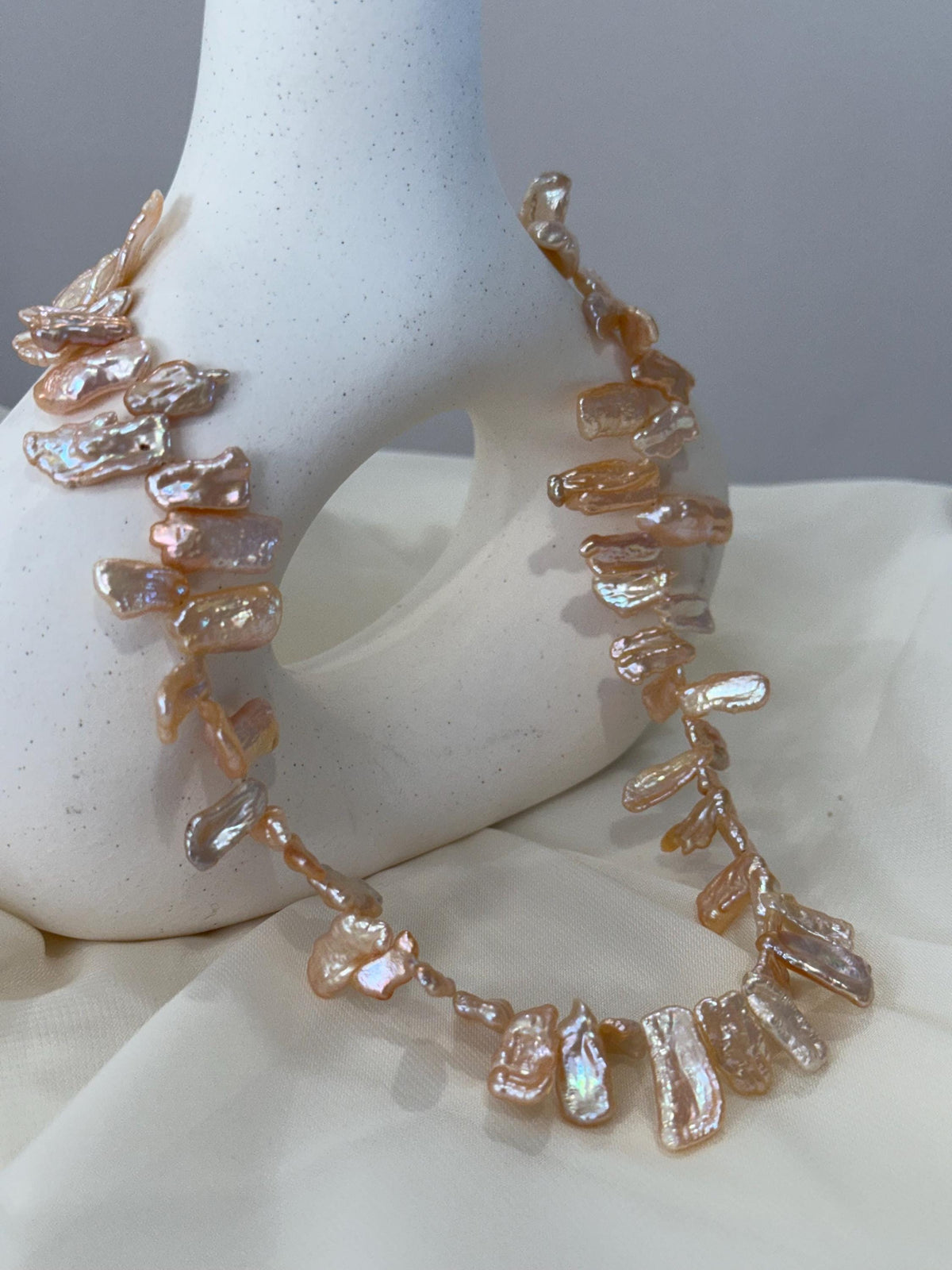 petal pearl necklace