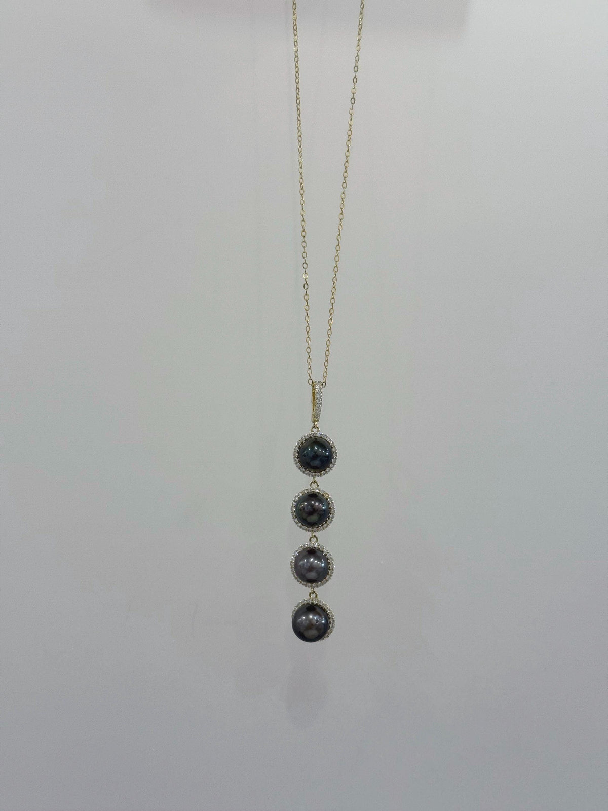 Tahitian pearl necklace