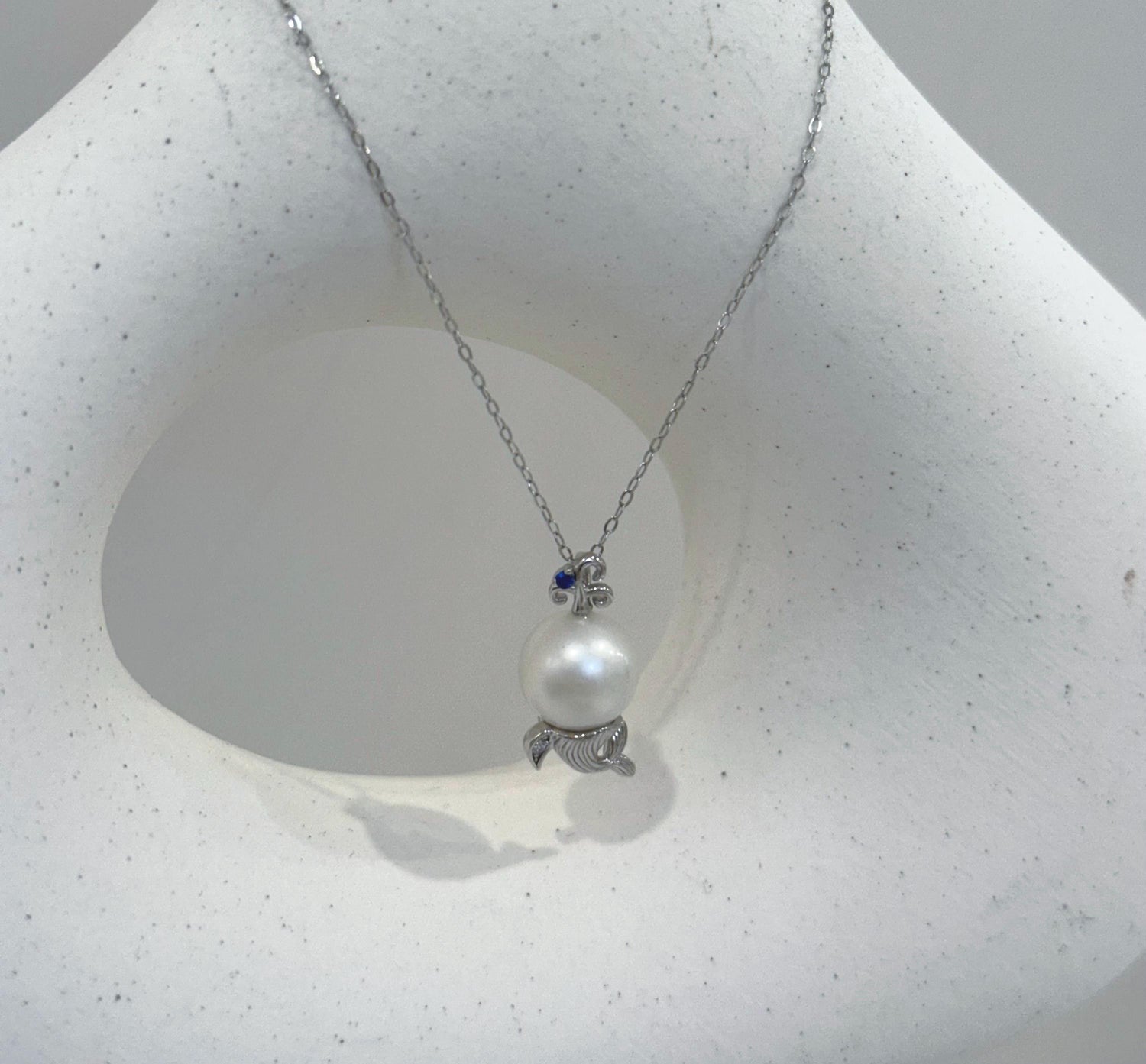 Australian Ocean White Pearl Mermaid Pendant for her birthday