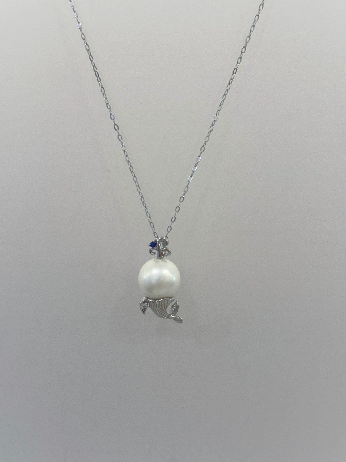 Australian Ocean White Pearl Mermaid Pendant for her anniversary
