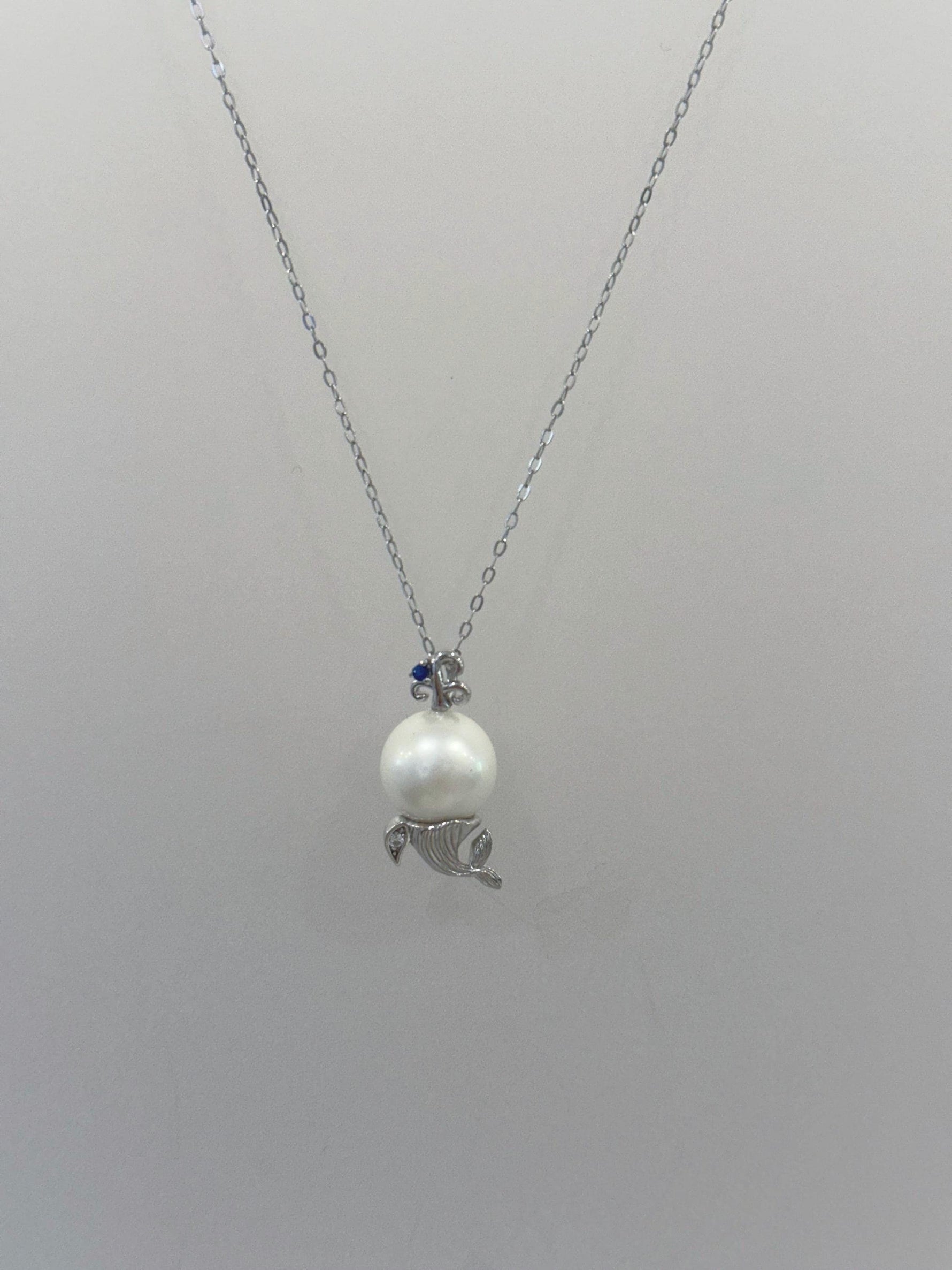 Australian Ocean White Pearl Mermaid Pendant for her anniversary