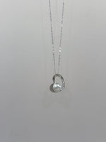 white pearl pendant necklace