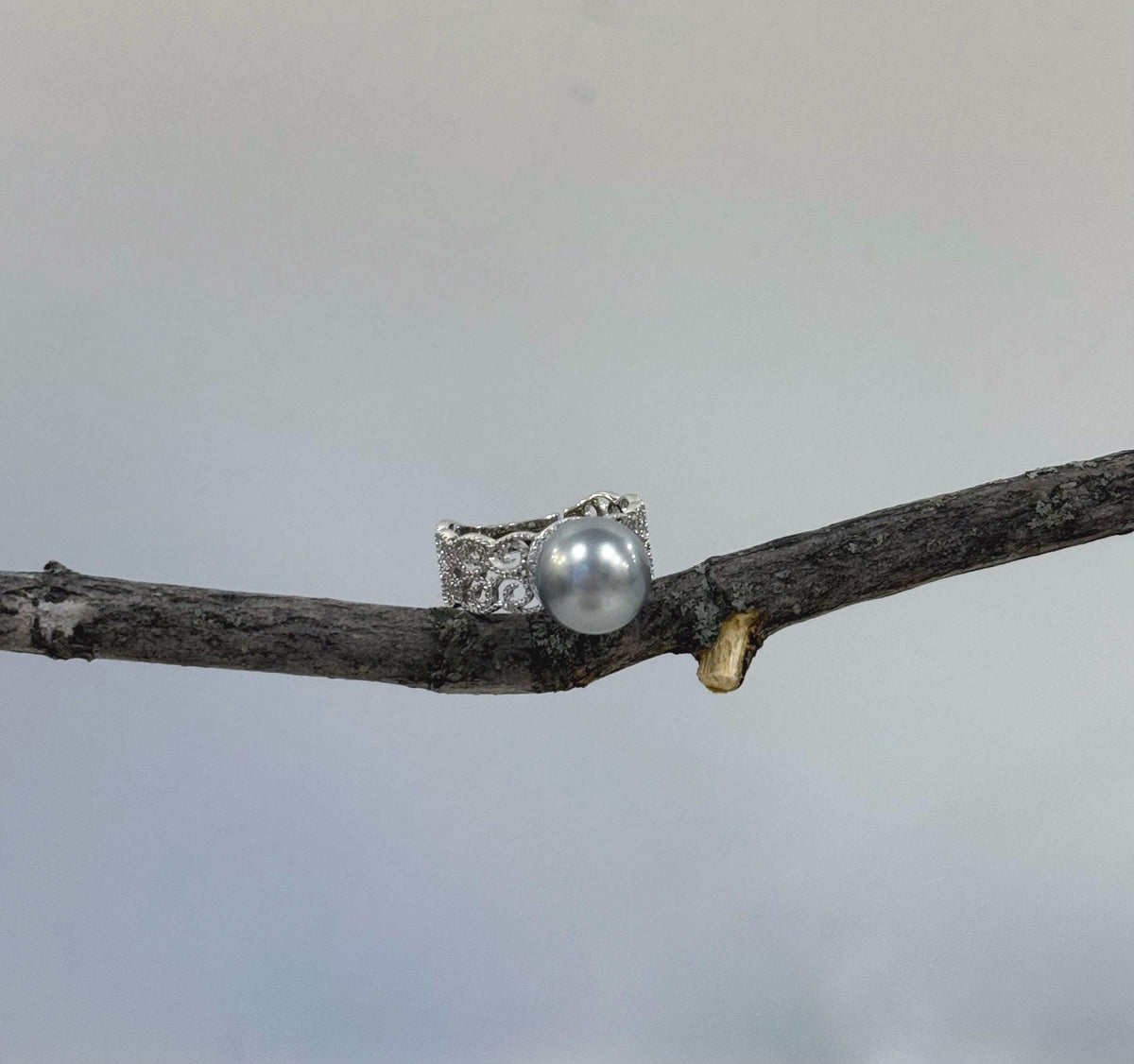 Tahitian silver platinum pearl silver ring for her daily wear