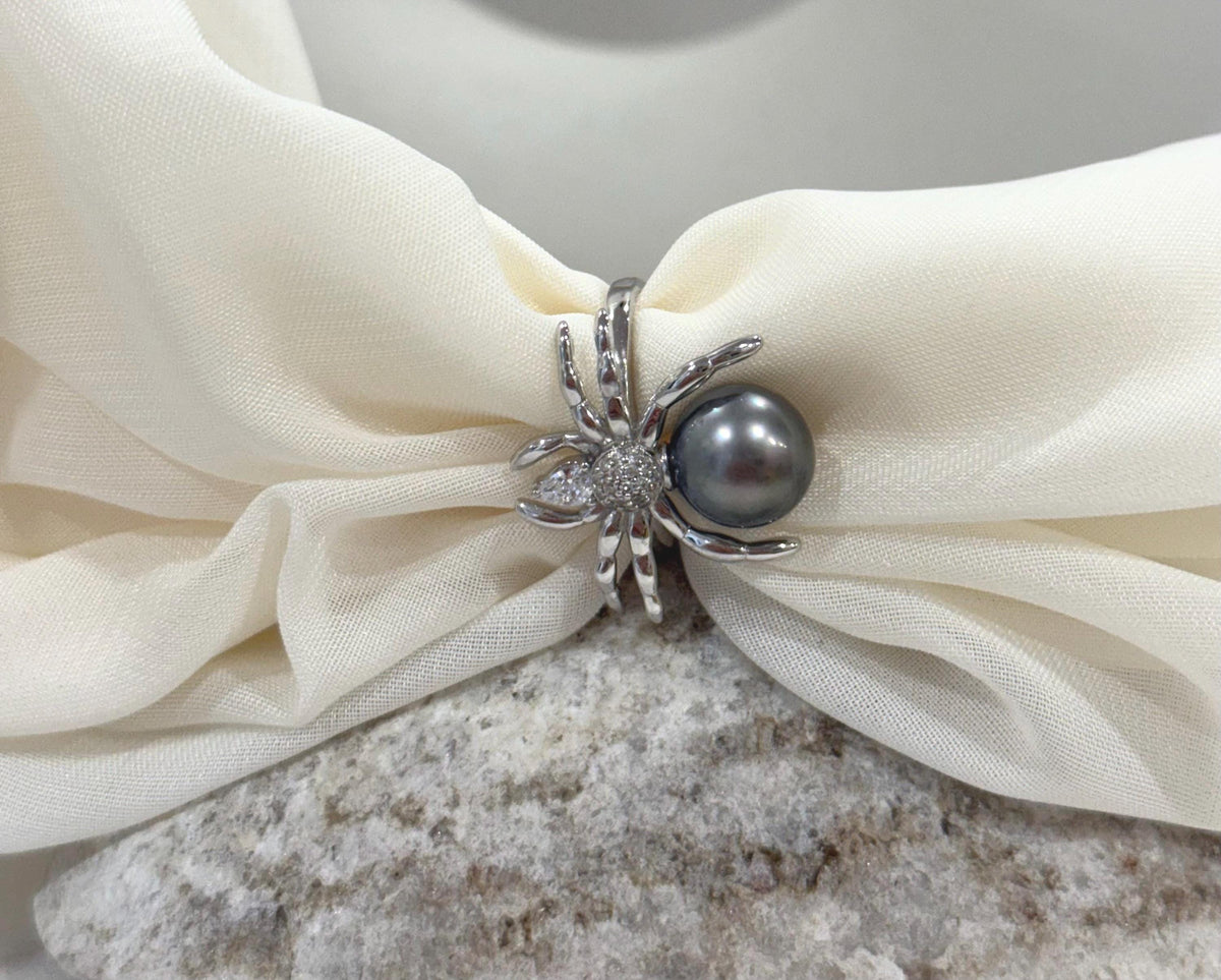 Tahitian Platinum Green Spider silver ring for her