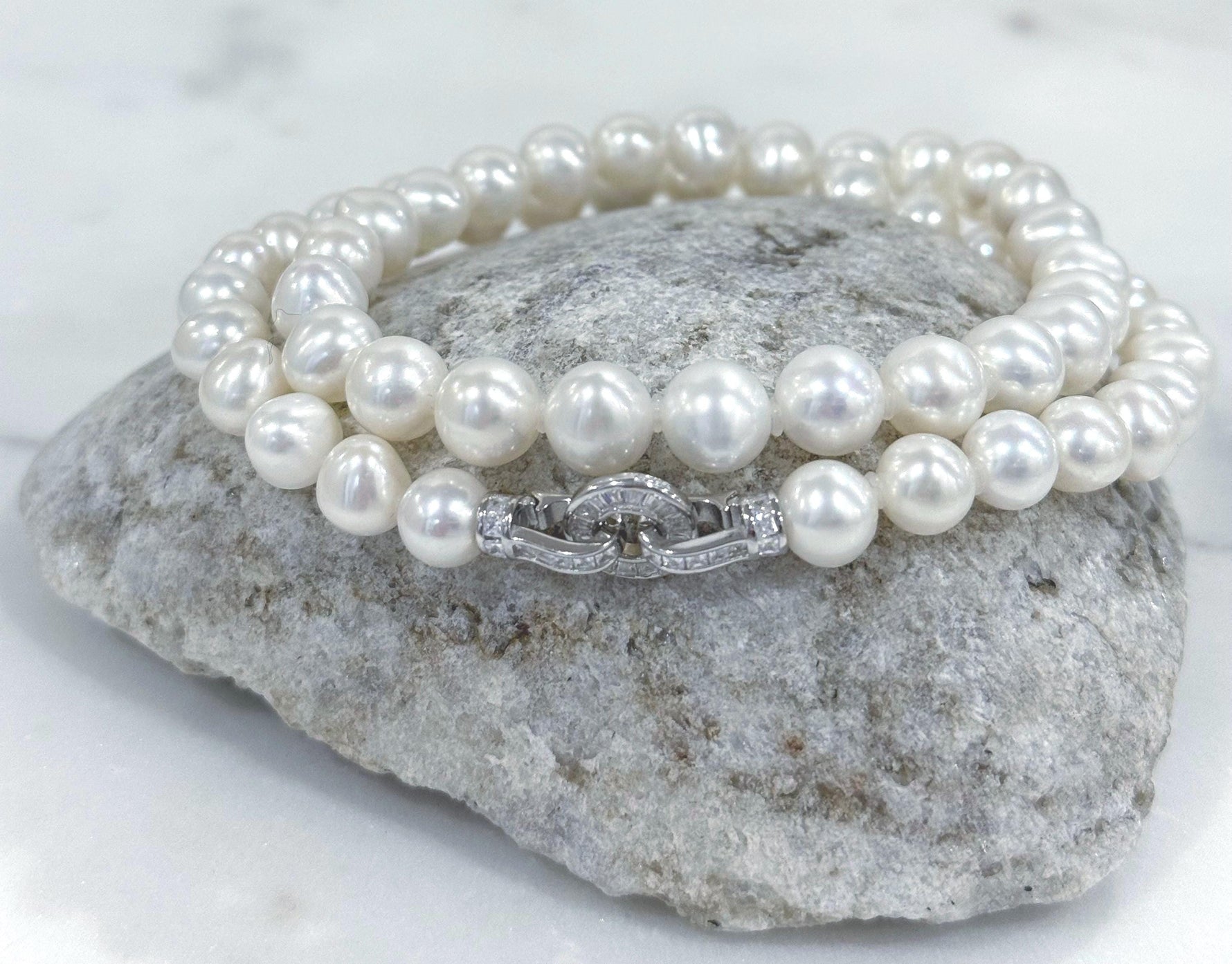 affordable white pearl minimalist necklace strand for her