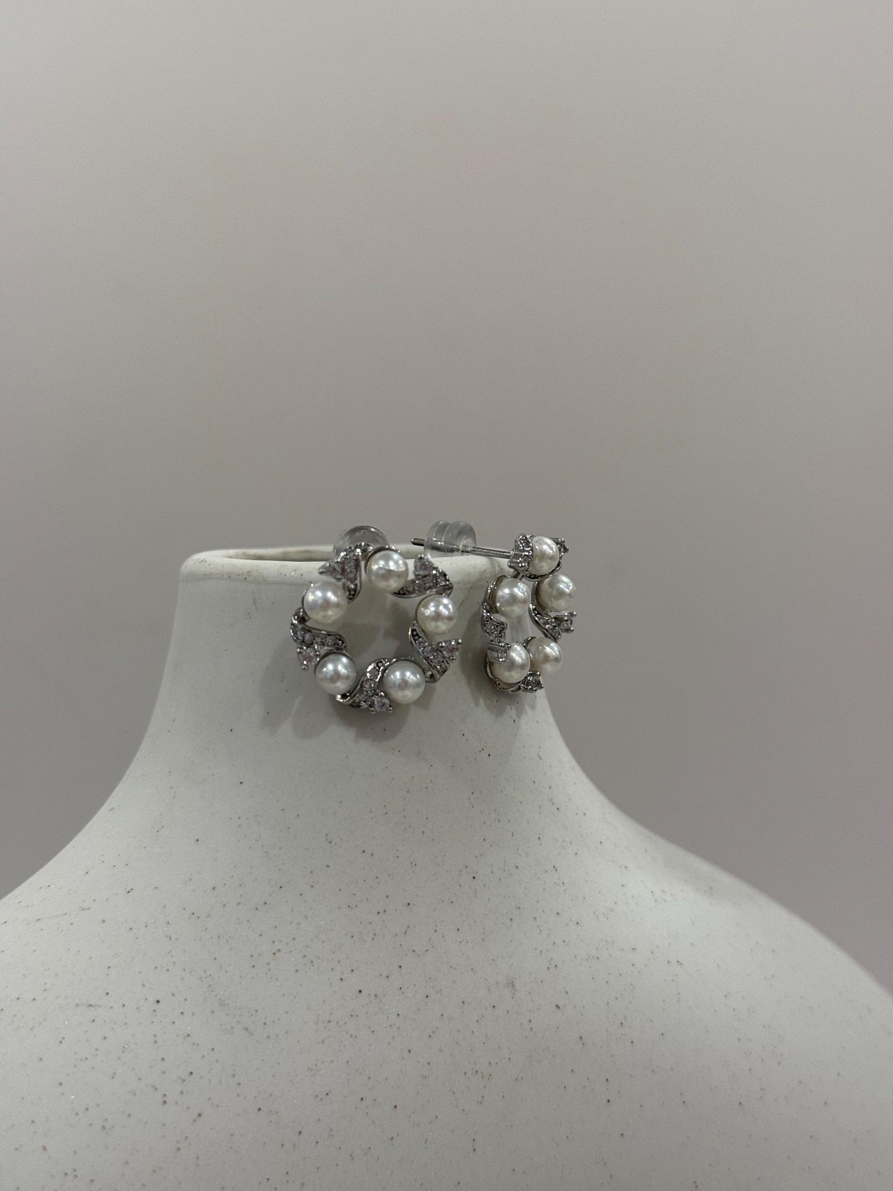 Akoya White Pearls vintage  earrings for her engagement