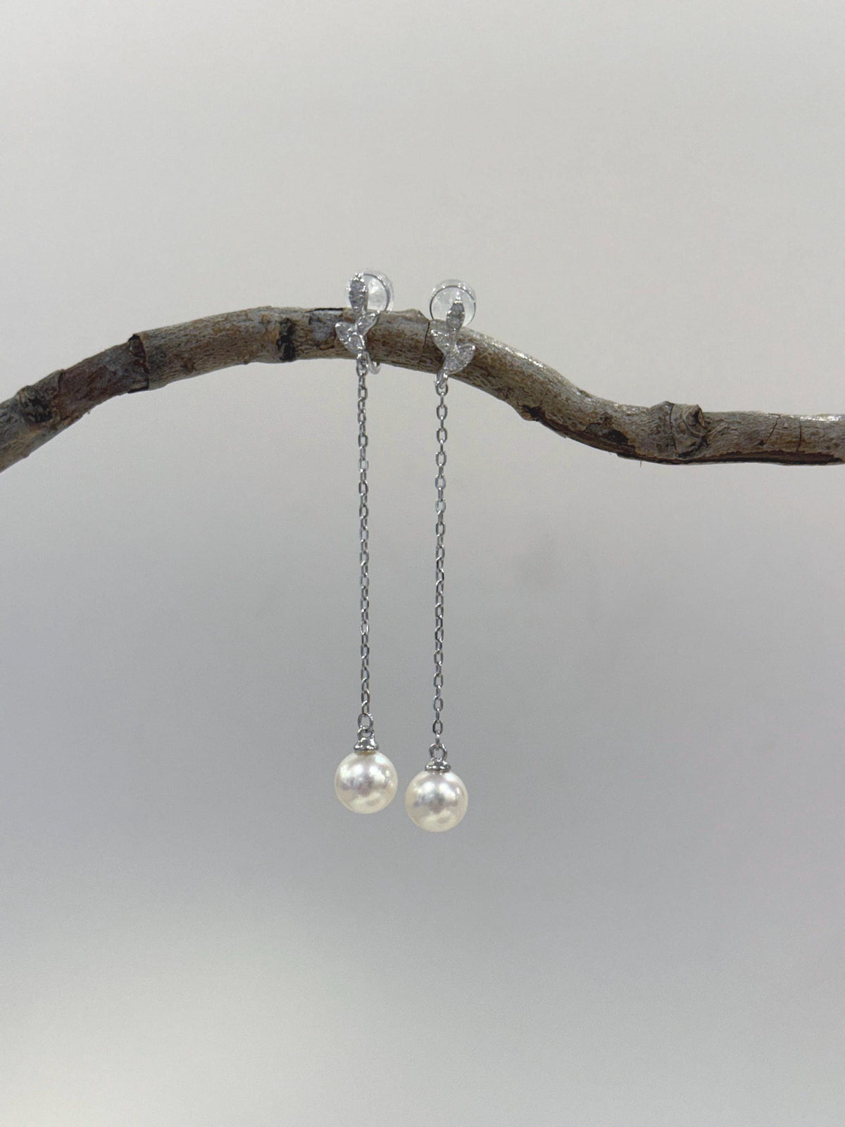 Akoya White earrings no piercing chandeliers for her