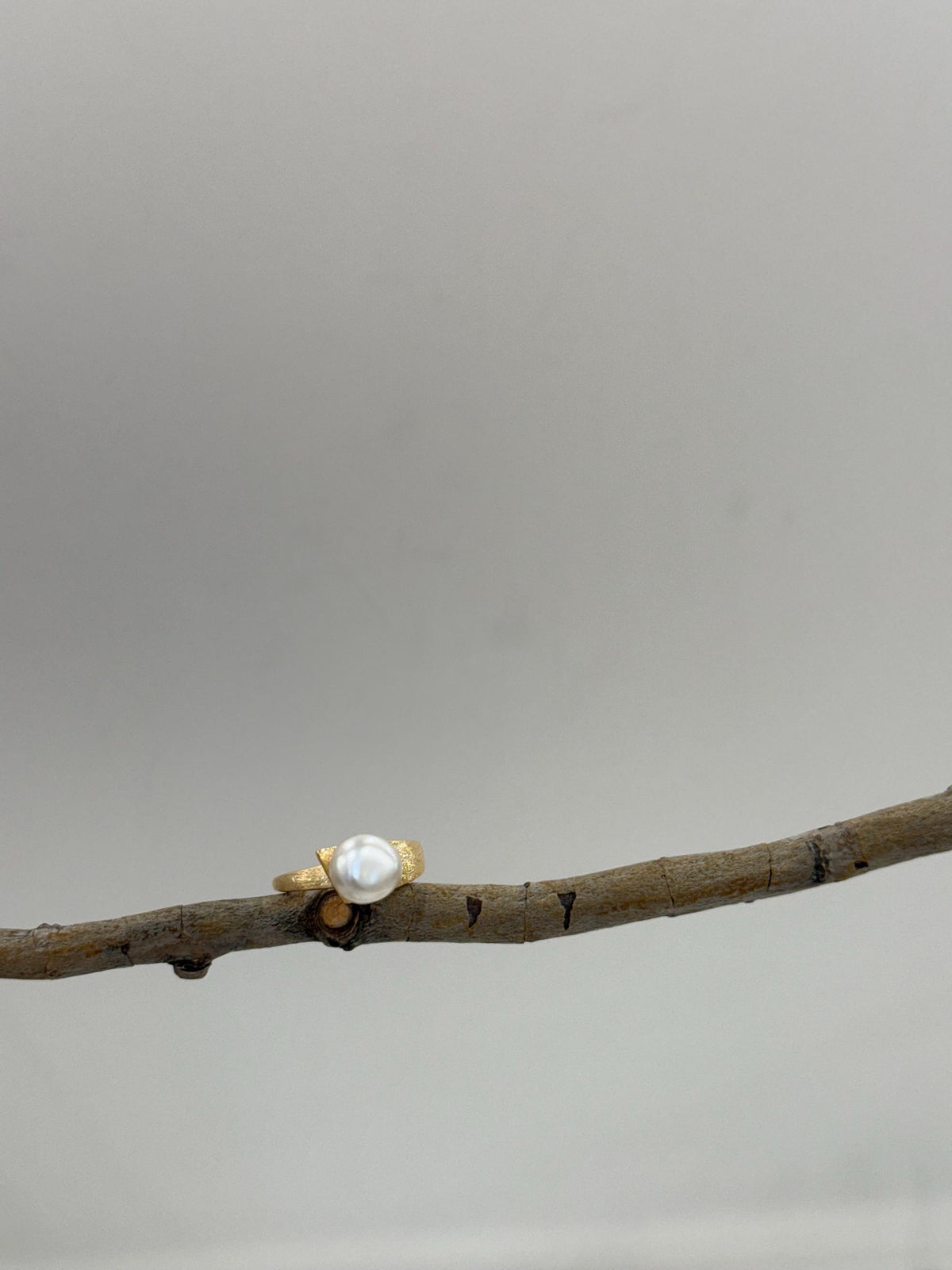 South Sea Saltwater Cream Keshi pearl s925 silver adjustable ring for her office wear