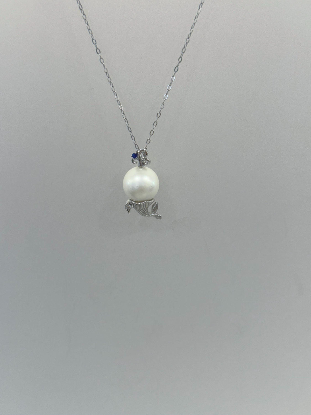 Australian Ocean White Pearl Mermaid Pendant for her graduation