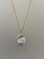 cheap Freshwater white iridescent baroque pearl pendant necklace set for her