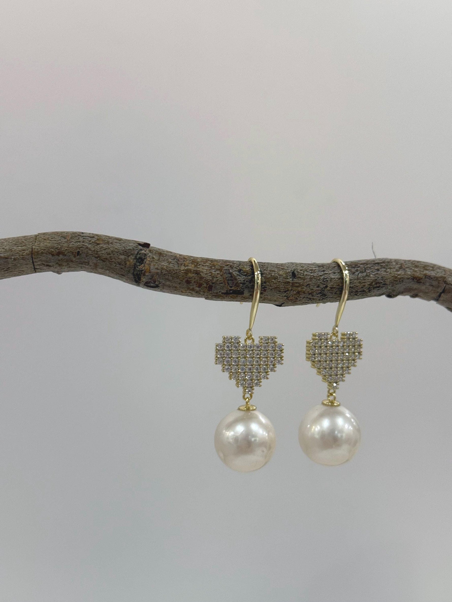 Edison white pearl heart silver earrrings for her engagement