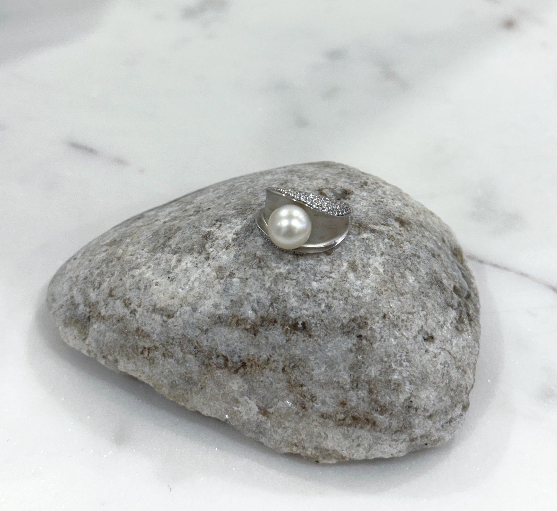 Australian Ocean white pearl silver vintage  ring for her office wear