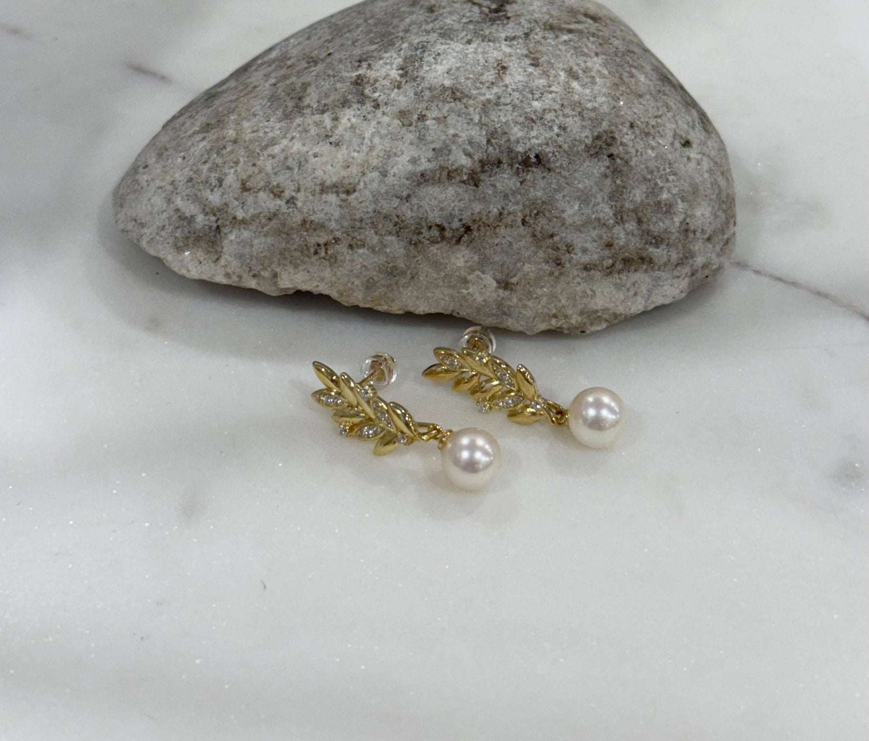 Akoya ocean white  leaf silver earrings for her daily wear