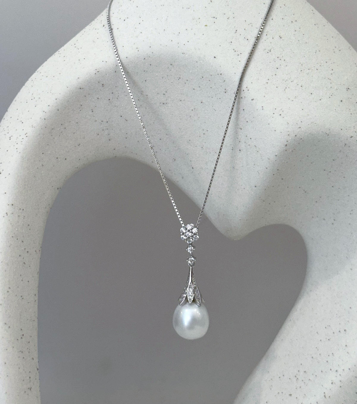 Australian Ocean Saltwalter Cold White pearl earrings necklace set for her daily wear