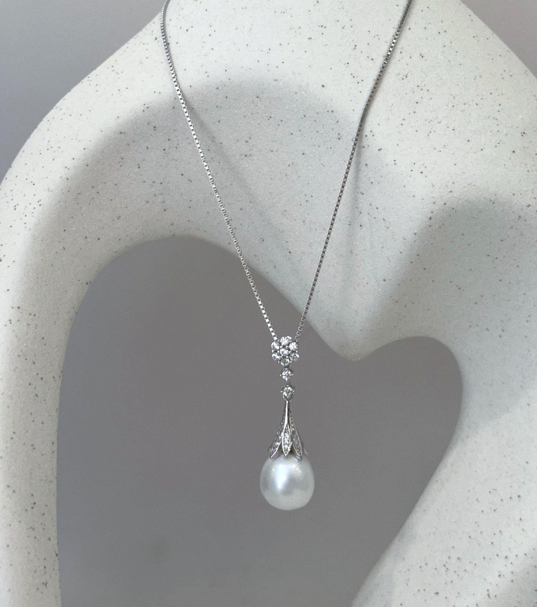 Australian Ocean Saltwalter Cold White pearl earrings necklace set for her daily wear