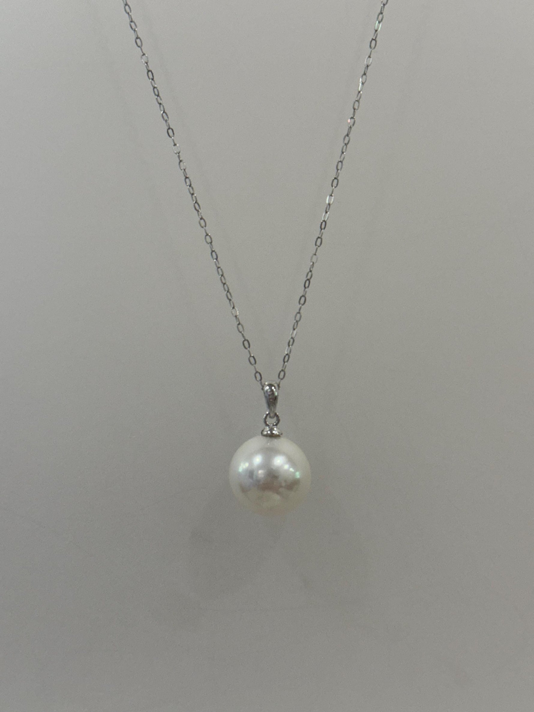 Freshwater Edison white Pearl minimalist silver pendant for her anniversary