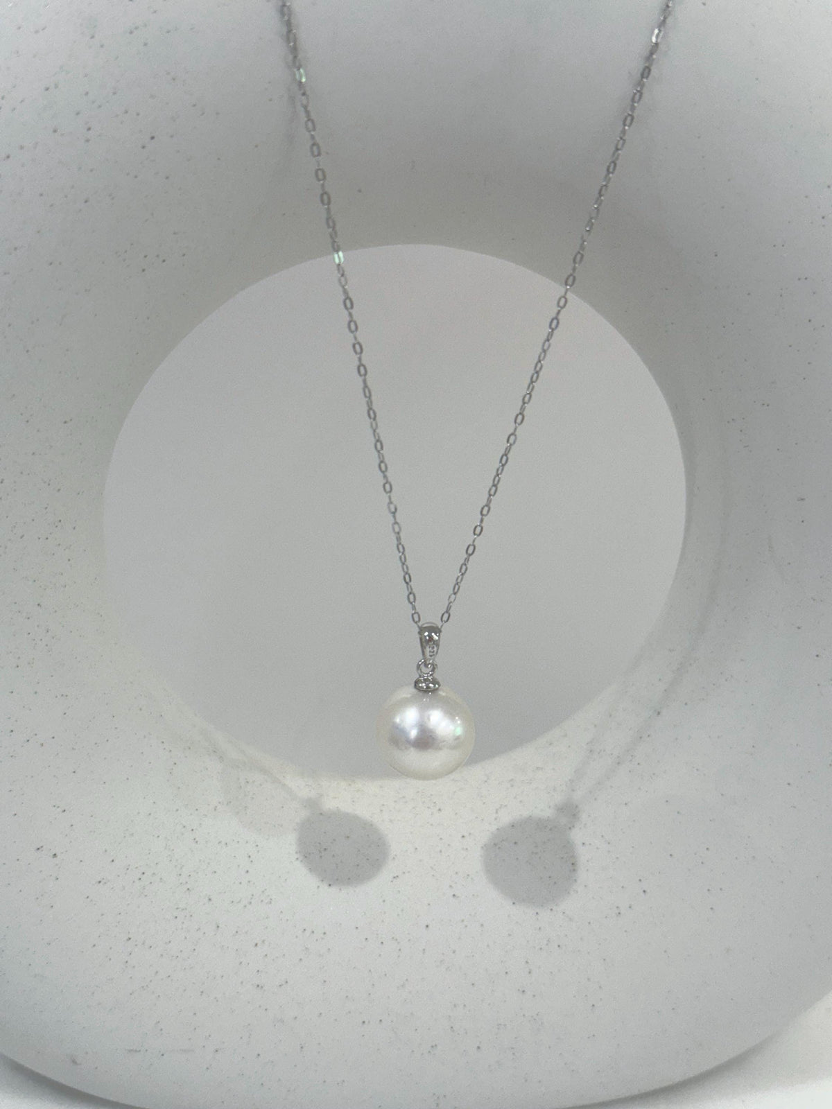 Freshwater Edison white Pearl minimalist silver pendant for her