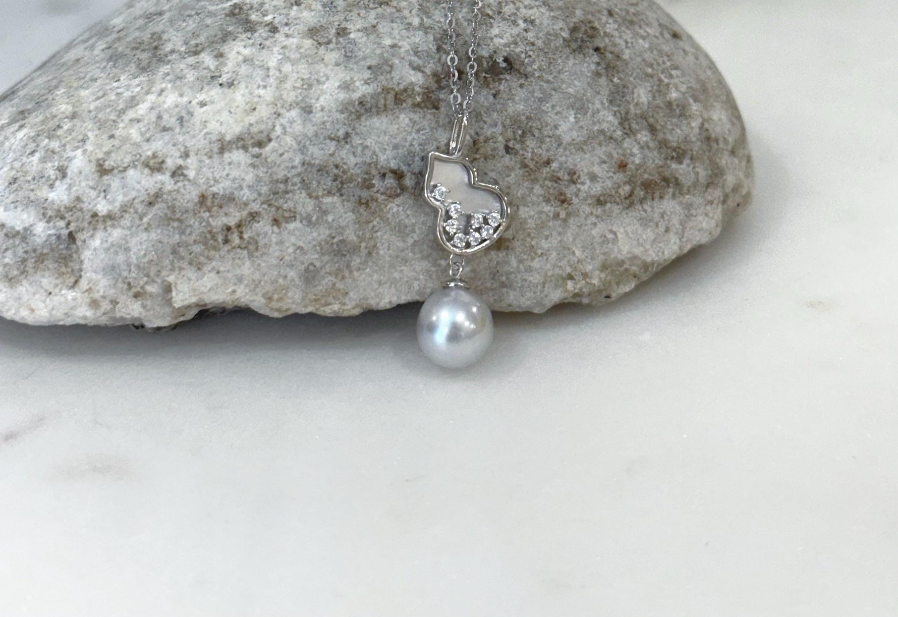 Akoya Ocean blue silver pearl Gourd pendant necklace set for her