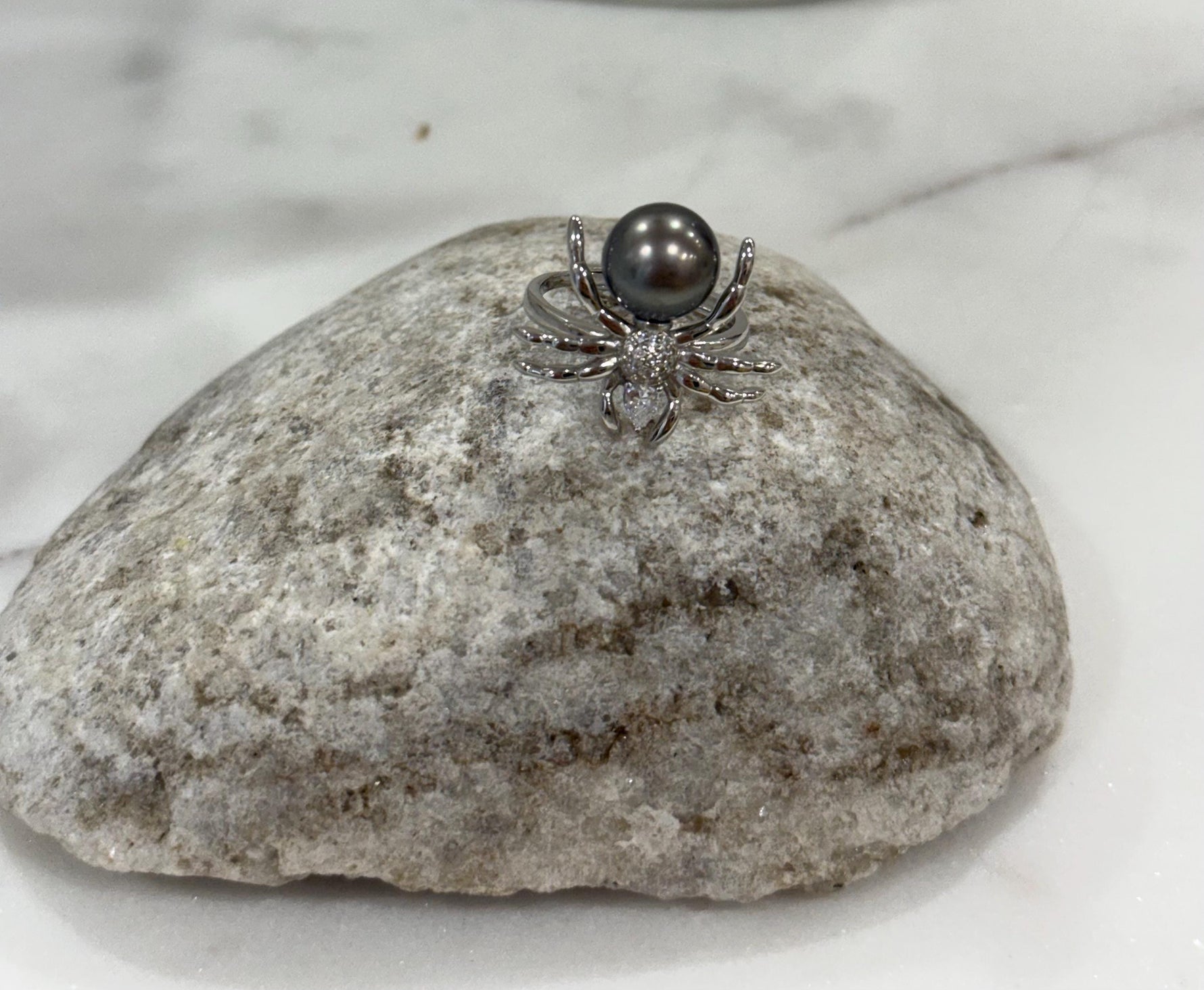 Tahitian Platinum Green Spider silver ring for her birthdays