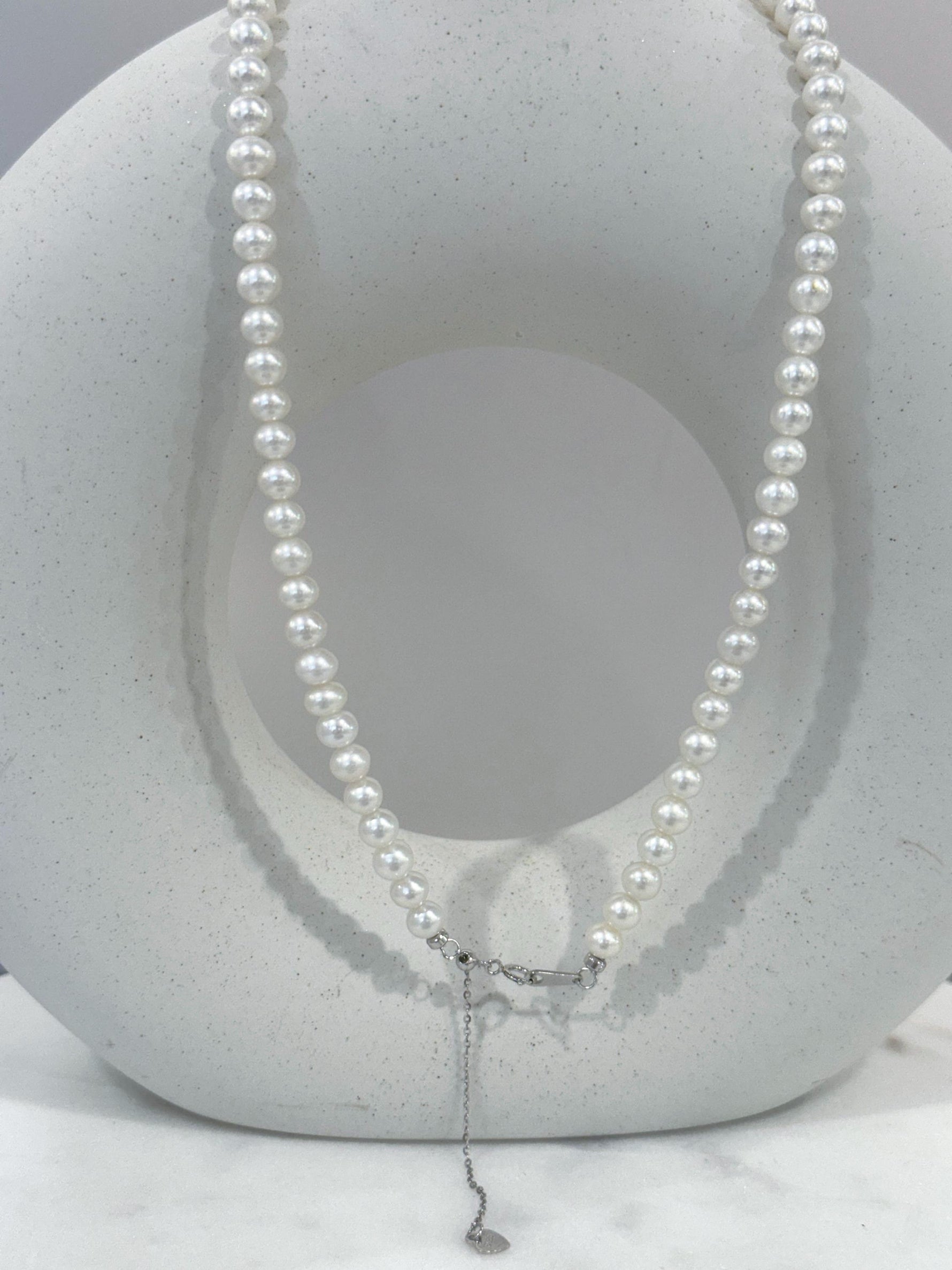 affordable Small cold white pearl minimalist pearl necklace strand for her birthdays