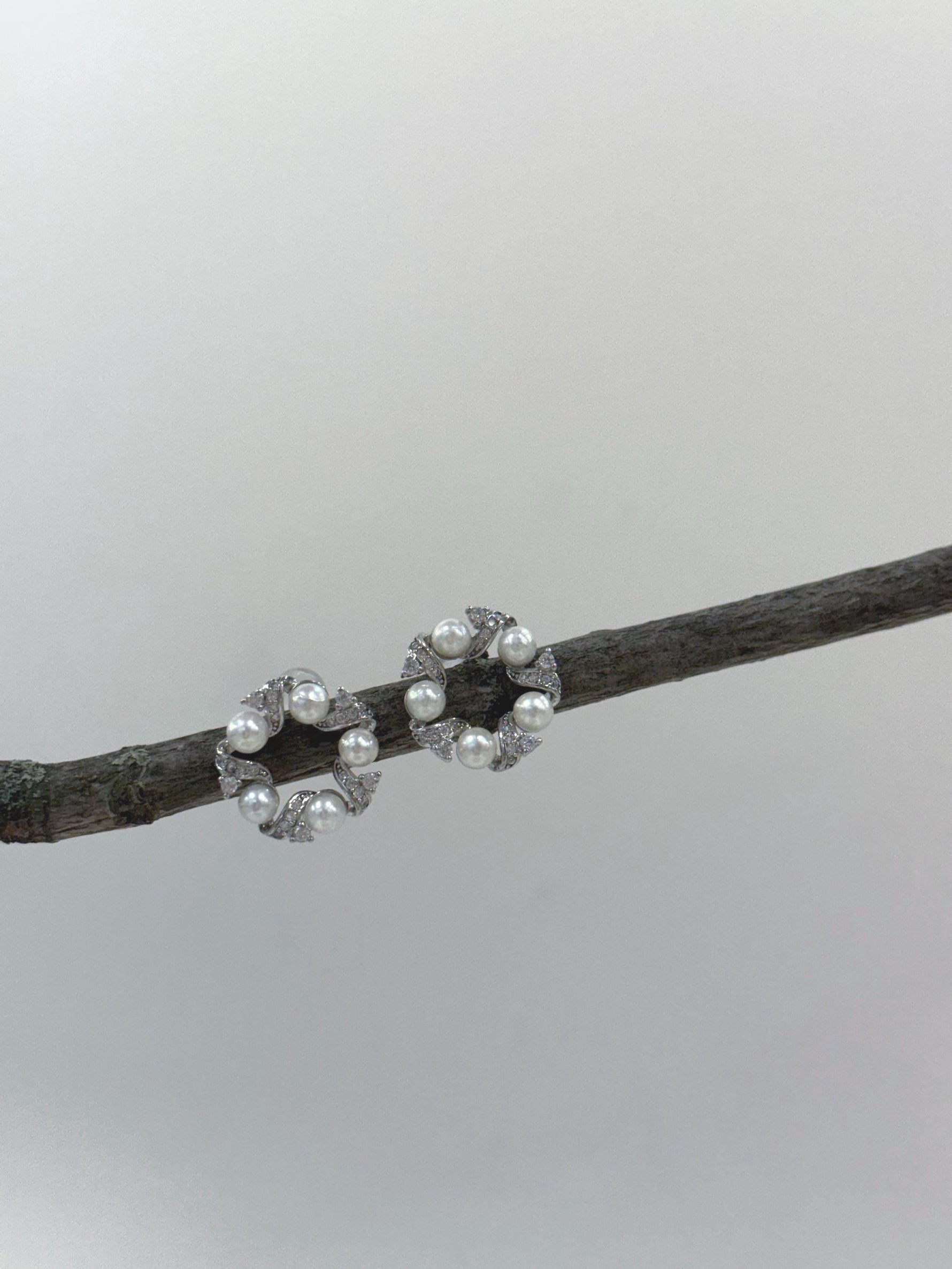 Akoya White Pearls vintage  earrings for her