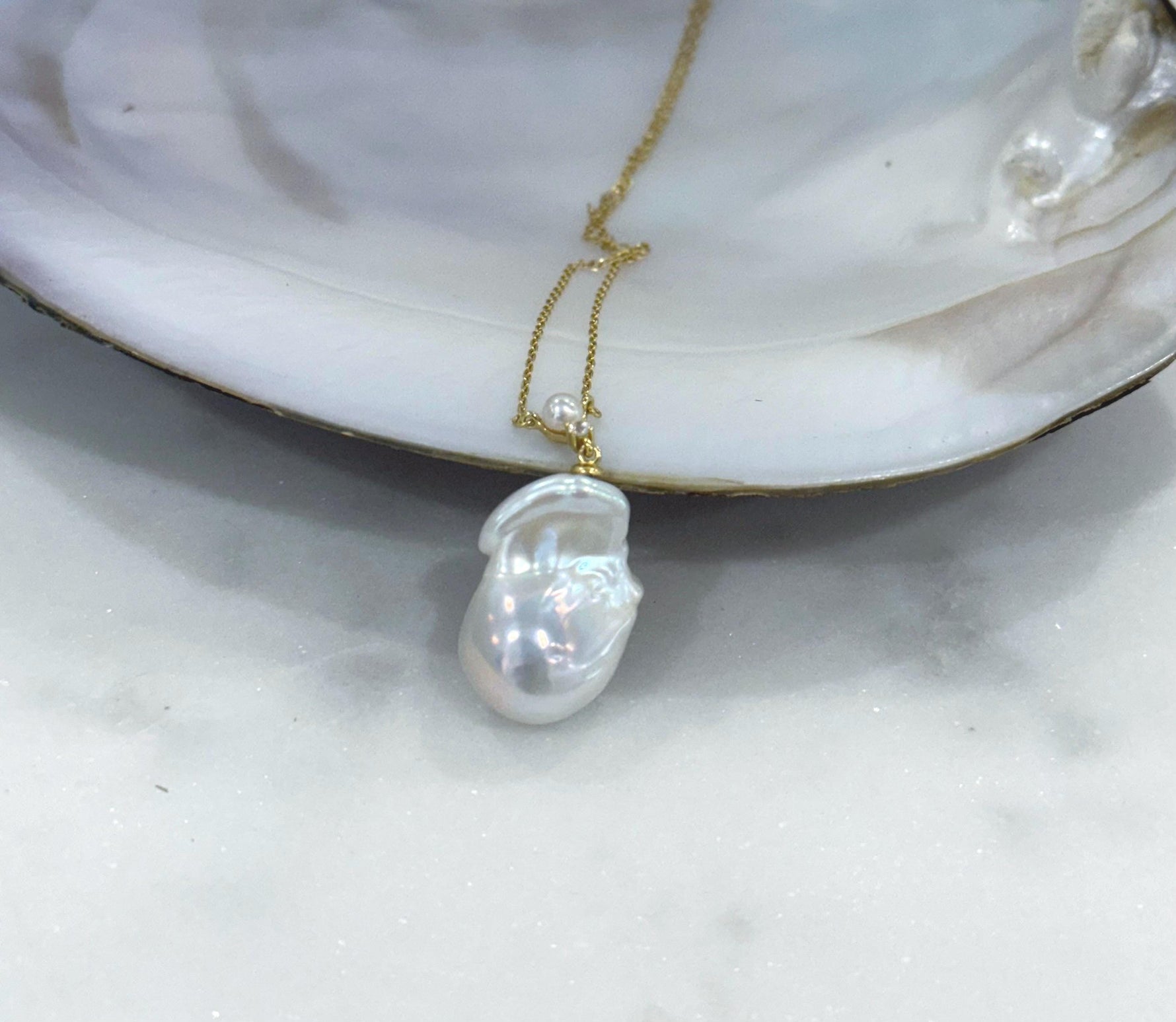 Freshwater white iridescent baroque pearl pendant necklace set for her