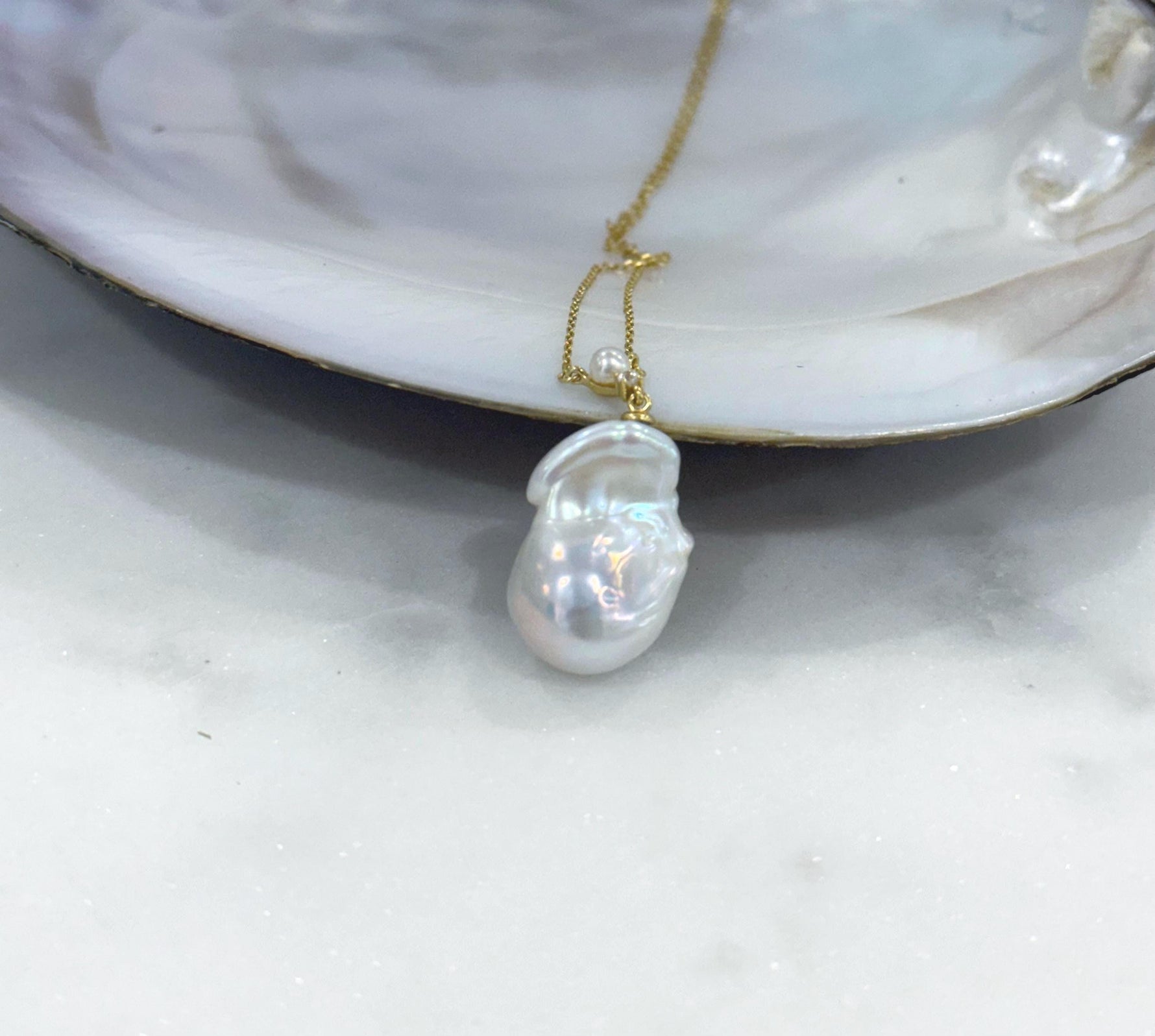 Freshwater white iridescent baroque pearl pendant necklace set for her birthday