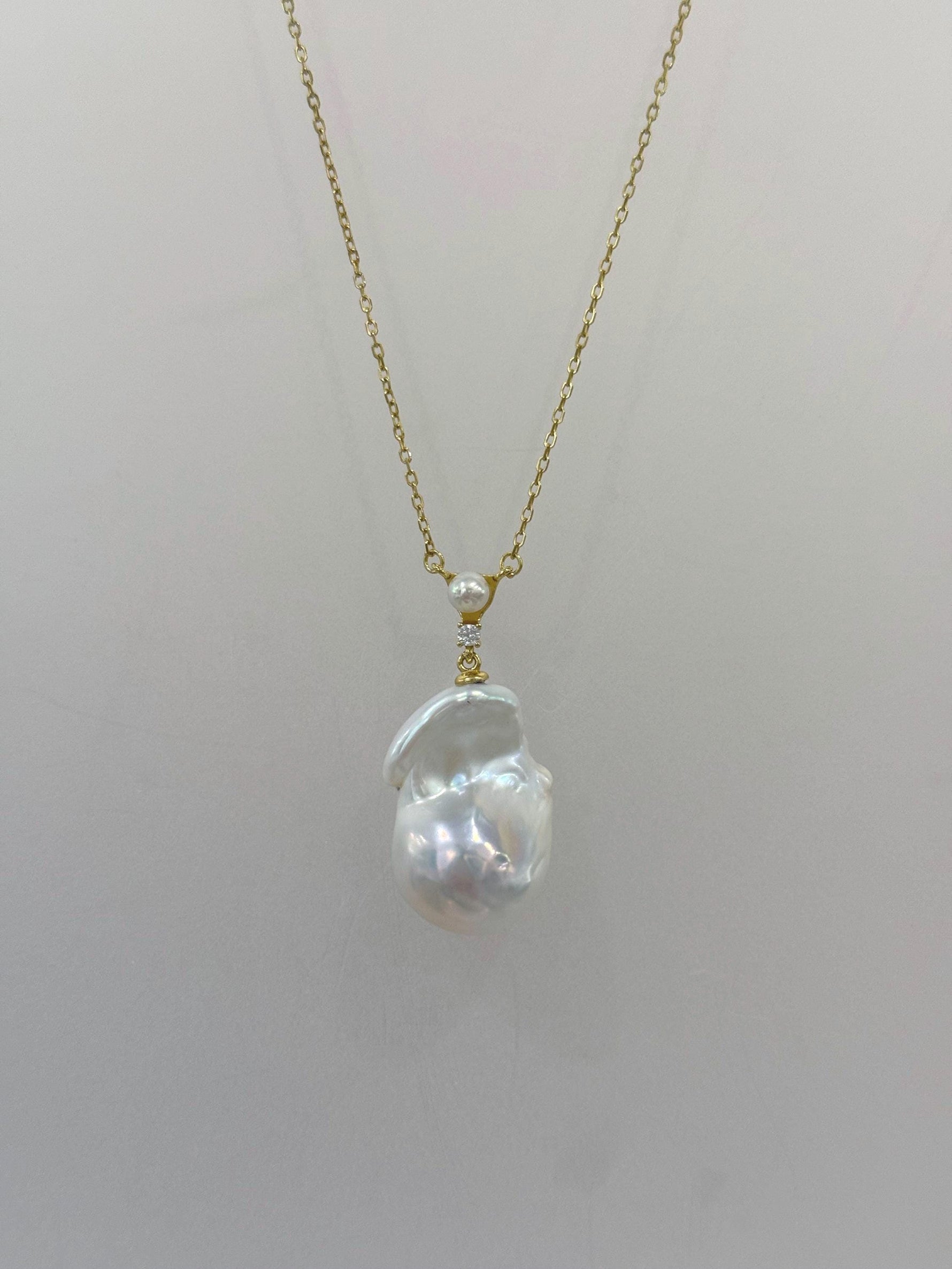 Freshwater white iridescent baroque pearl pendant necklace set for her anniversary