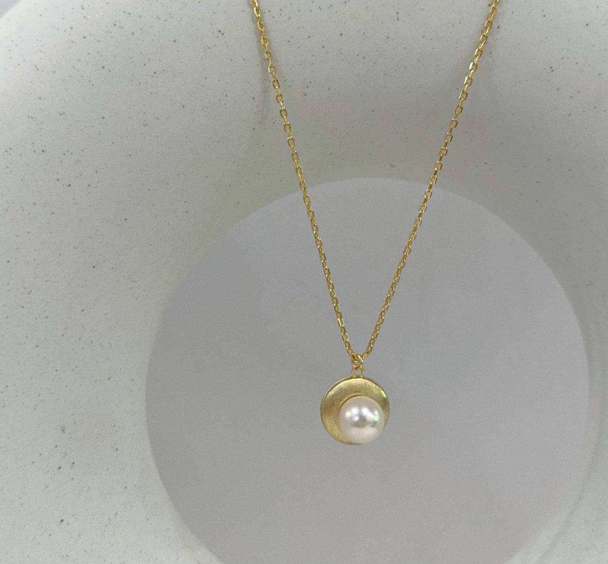 Akoya off white ocean pearl minimalist pendant necklace set for her birthday