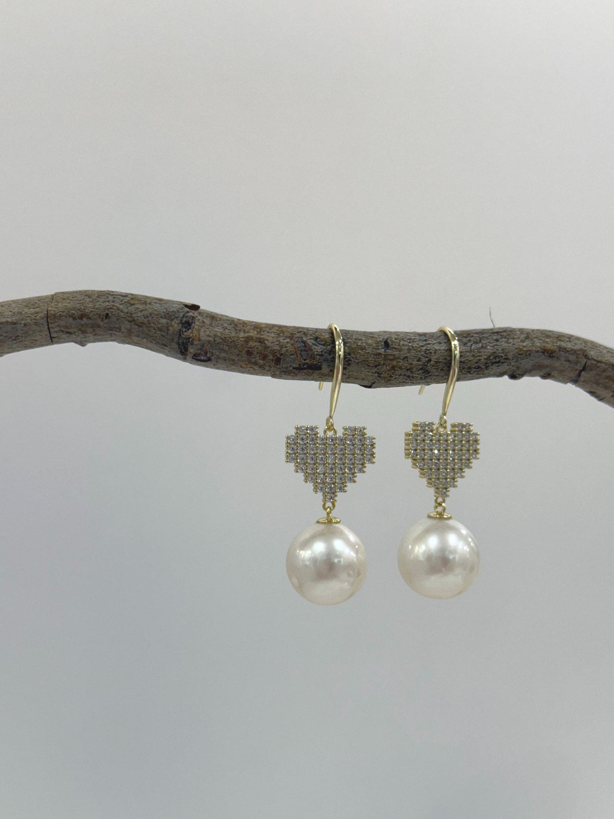 Edison white pearl heart silver earrrings for her