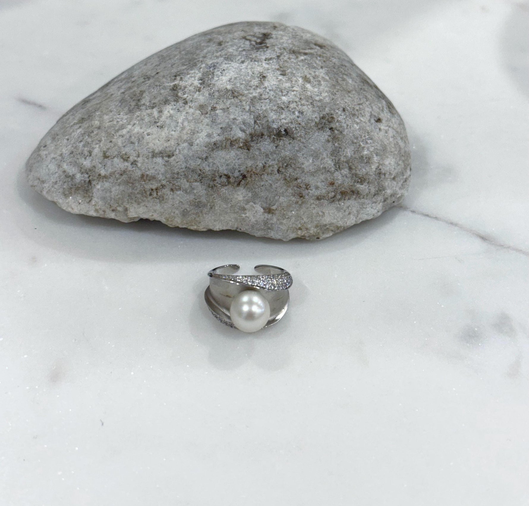 Australian Ocean white pearl silver vintage  ring for her