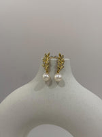 Akoya ocean white  leaf silver earrings for her women