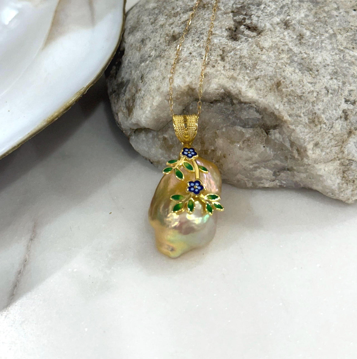 Fireball peach gold iridescent baroque pearl silver floral pendant for her daily wear