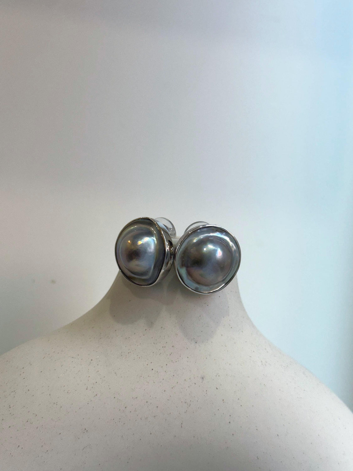 Australian Ocean silver iridescent Mabe Pearl s925 silver earrings for her daily wear