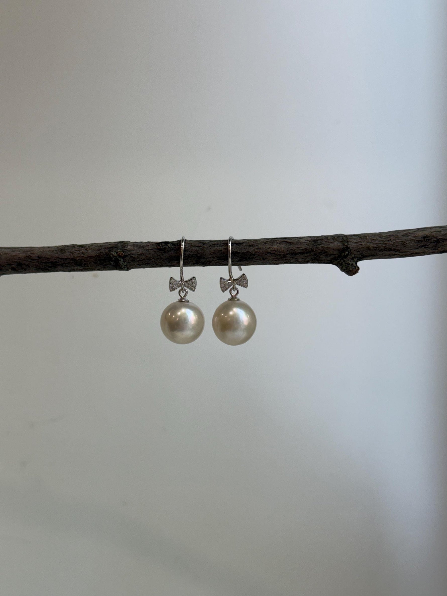 White Edison pearls s925 silver butterfly earrings for her graduation