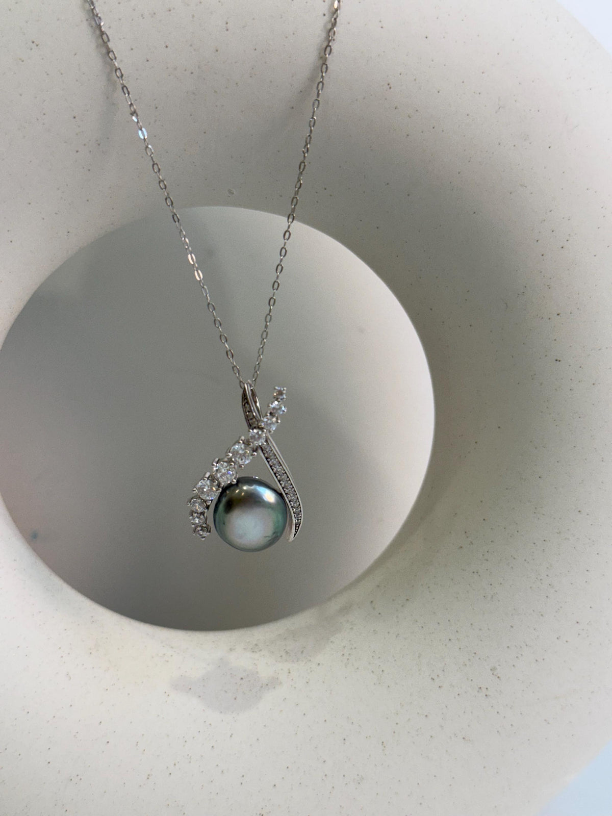 Tahitian Platinum Keshi pearls green hue s925 silver pendant for her wedding