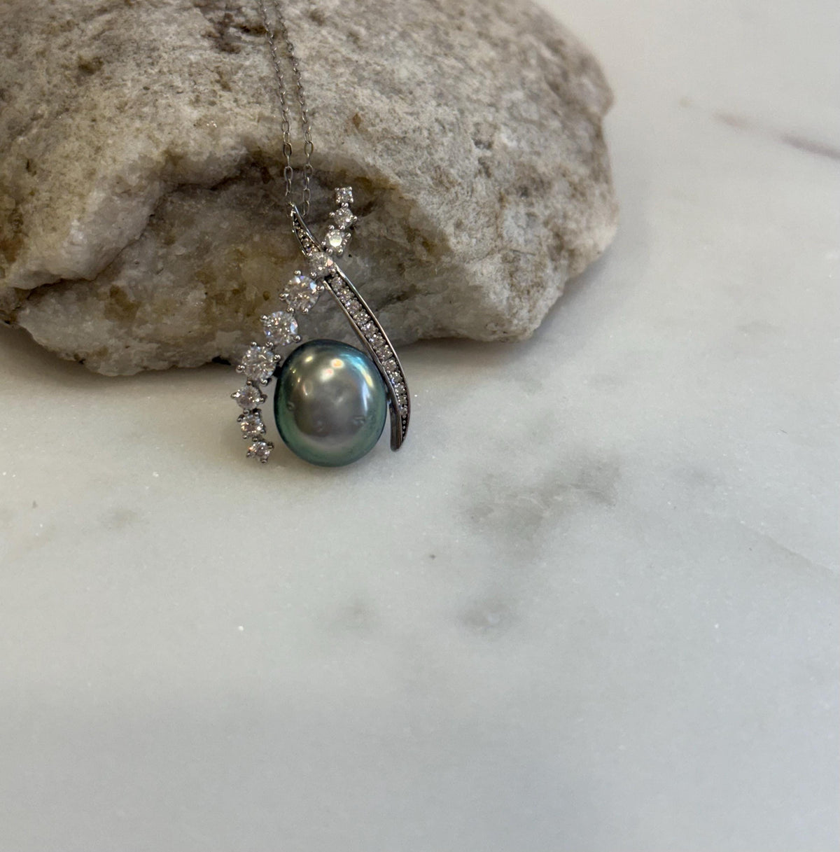 Tahitian Platinum Keshi pearls green hue s925 silver pendant for her anniversary