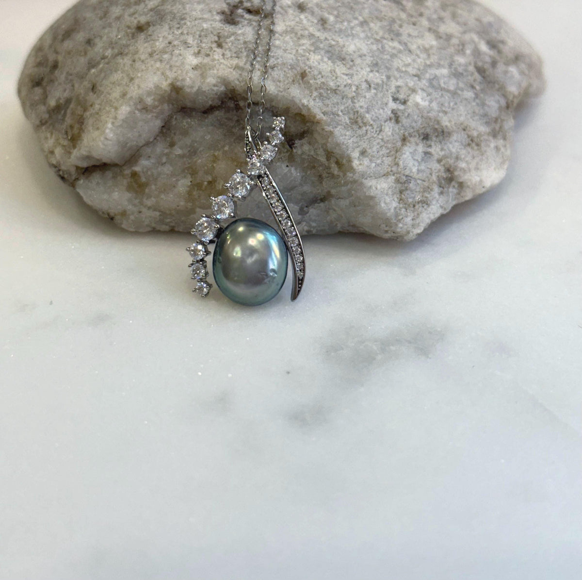 Tahitian Platinum Keshi pearls green hue s925 silver pendant for her birthday
