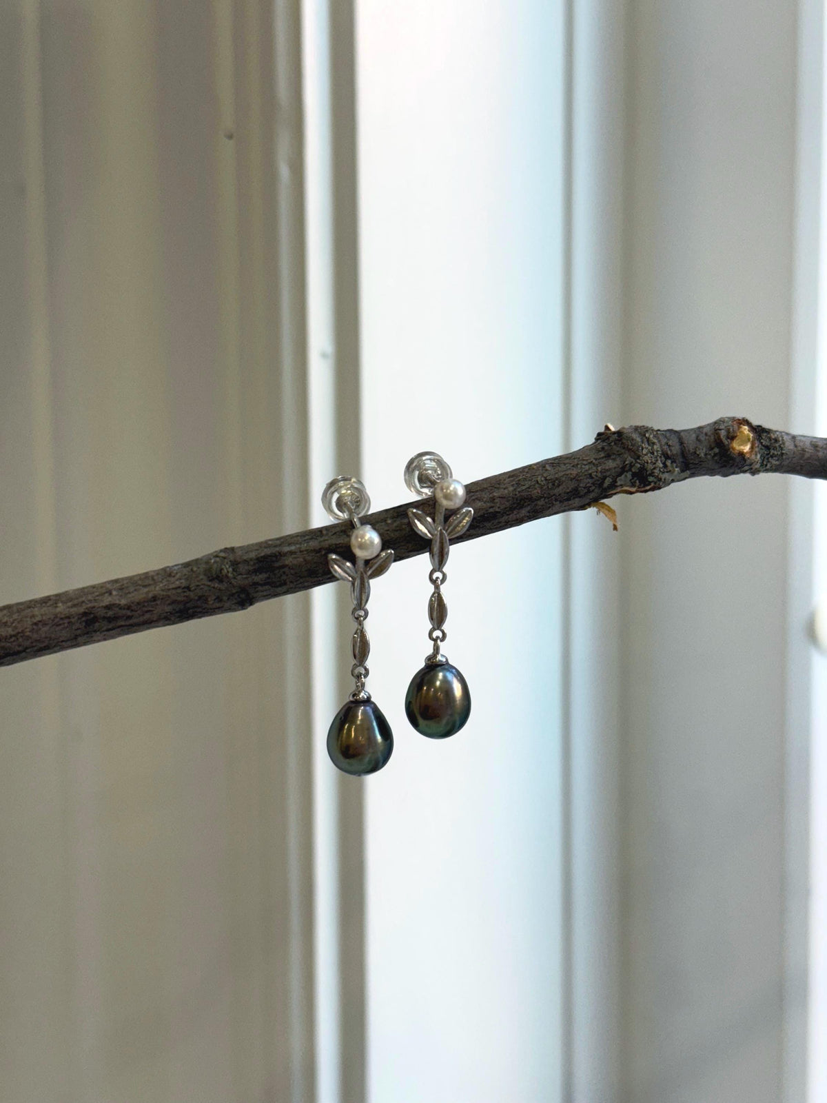 Tahitian Peacock green pearls Akoya ocean pearls s925 silver earrings for her